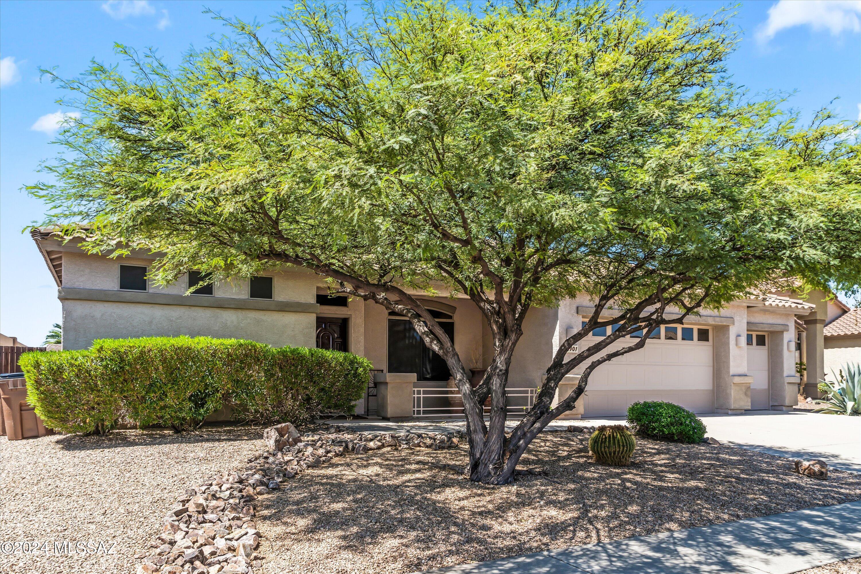VIEWS! VIEWS! VIEWS! BEAUTIFUL TURN KEY PROPERTY LOCATED IN DESIRABLE AREA. GREAT ROOM PLAN WITH GORGEOUS ROCK FIREPLACE, HUGE KITCHEN, GRANITE COUNTERTOPS, LARGE PANTRY, TILE FLOORING, FORMAL DINING/DEN, MASTER SUITE WITH CITY AND MOUNTAIN VIEWS, WALK-IN CLOSETS, DOUBLE SINKS IN BATHROOM, GARDEN TUB, SPLIT BEDROOM PLAN, BACKYARD WITH POOL, SPA, CUSTOM PATIO DECKING, HILLTOP, PROFESSIONALLY LANDSCAPED. THIS IS A MUST SEE PROPERTY. MOVE-IN READY