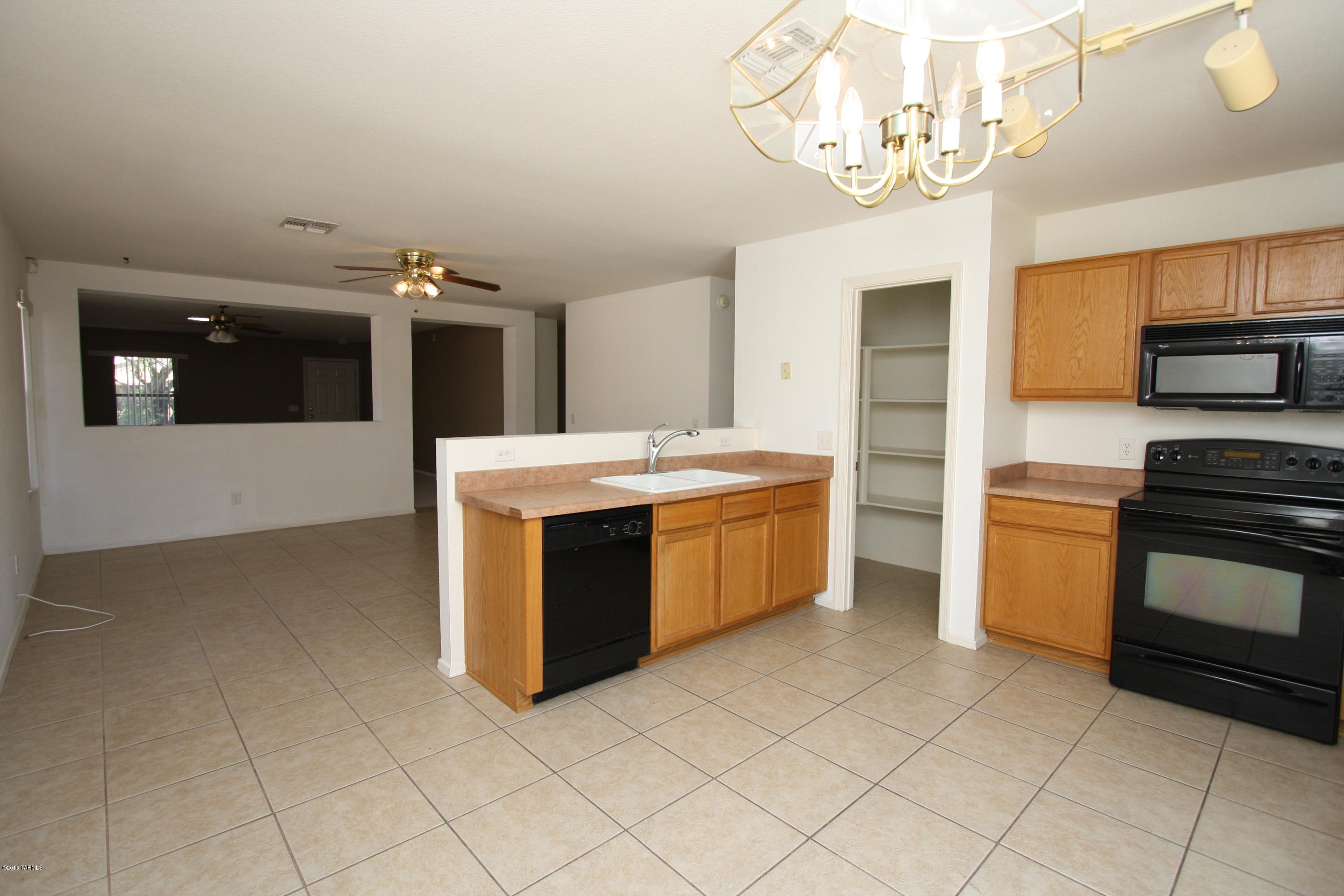 Arizona La Victoria (1-131) - Residential Lease