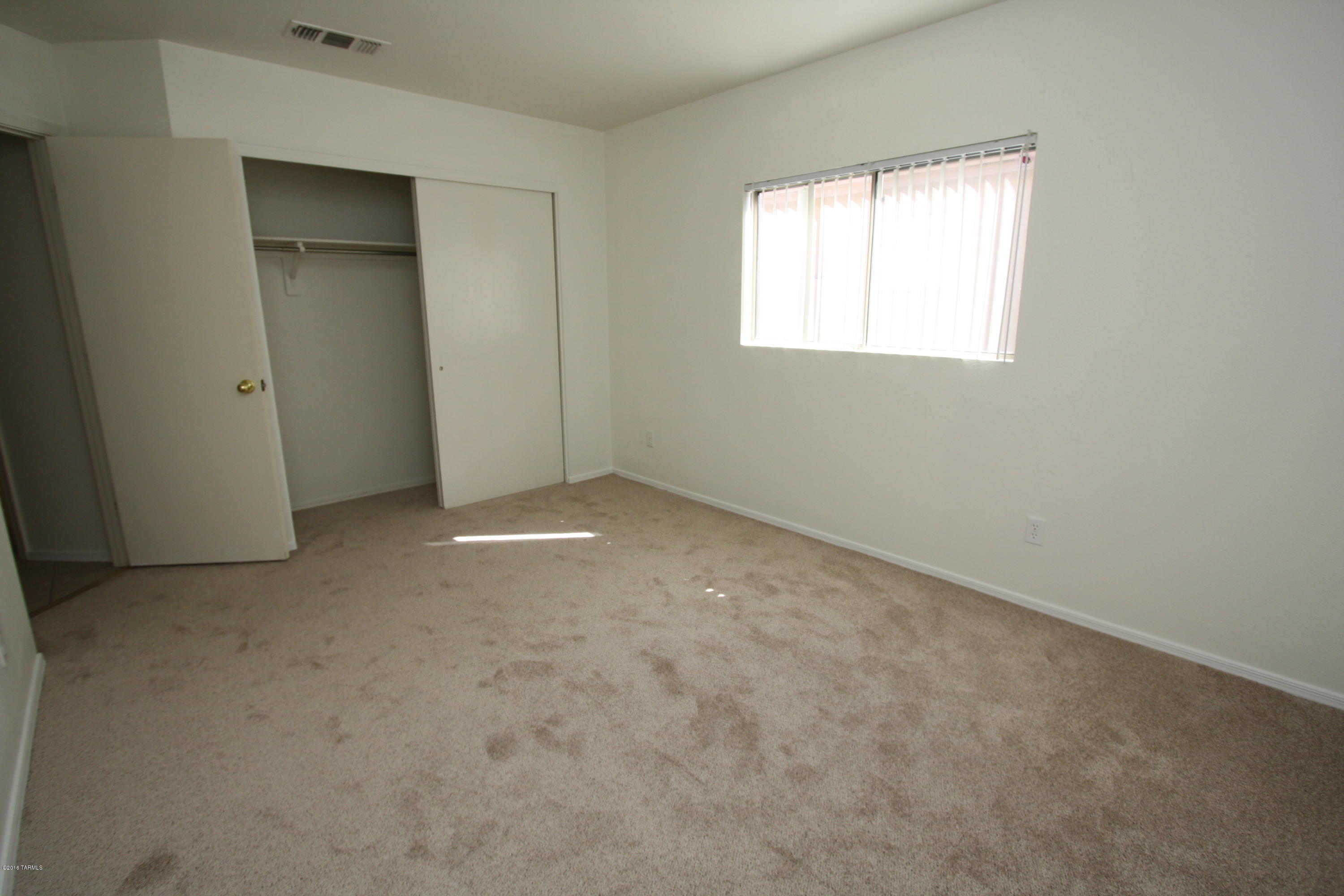 Arizona La Victoria (1-131) - Residential Lease