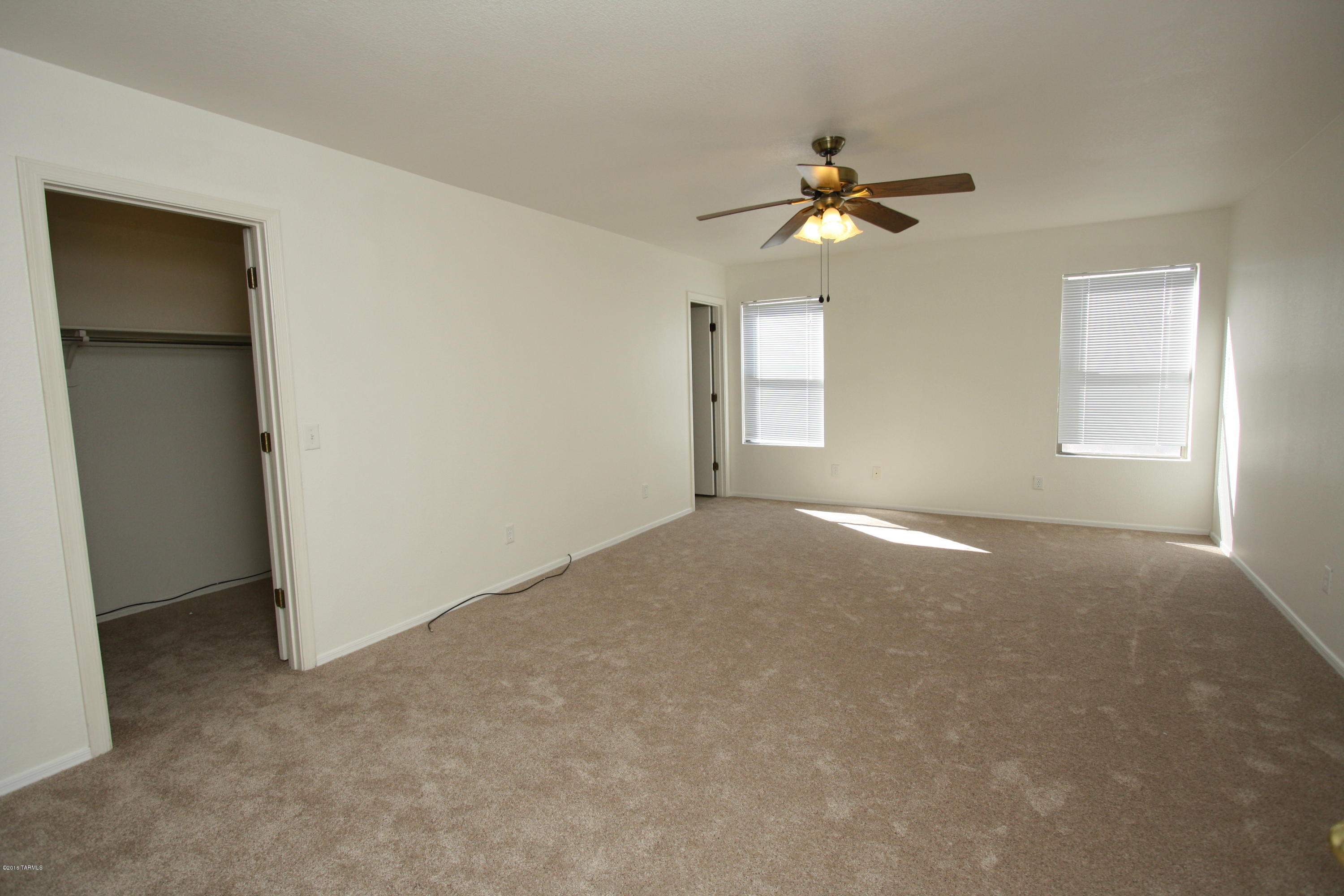 Arizona La Victoria (1-131) - Residential Lease