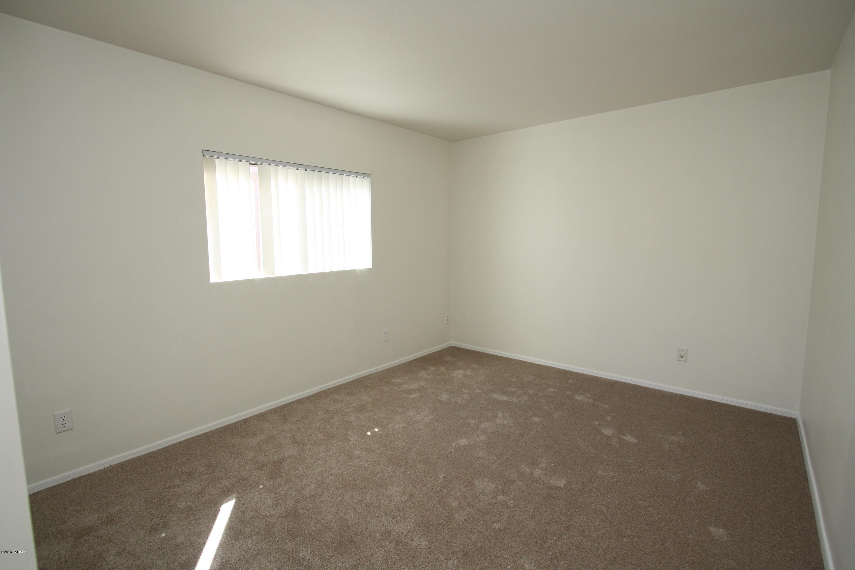Arizona La Victoria (1-131) - Residential Lease