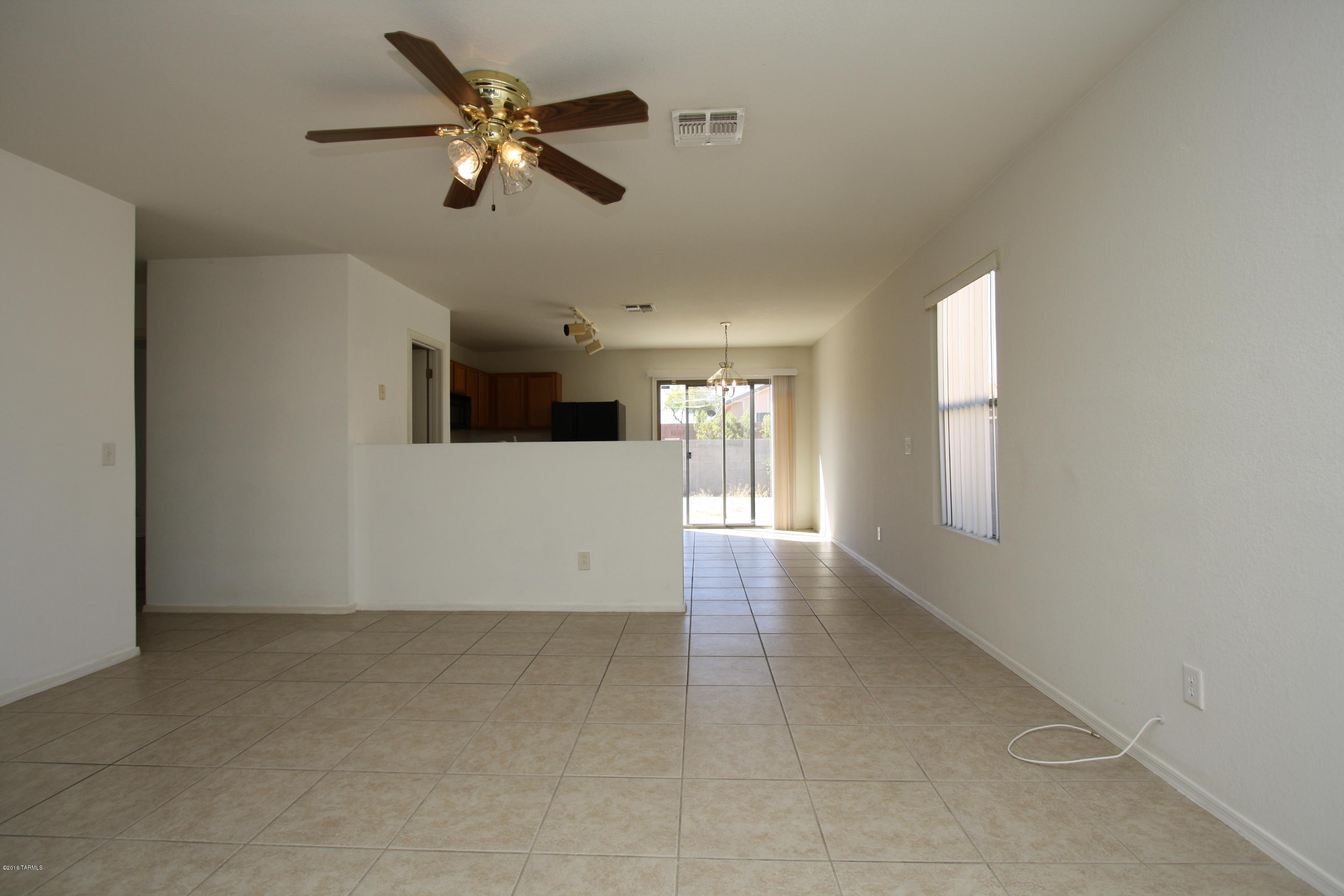 Arizona La Victoria (1-131) - Residential Lease