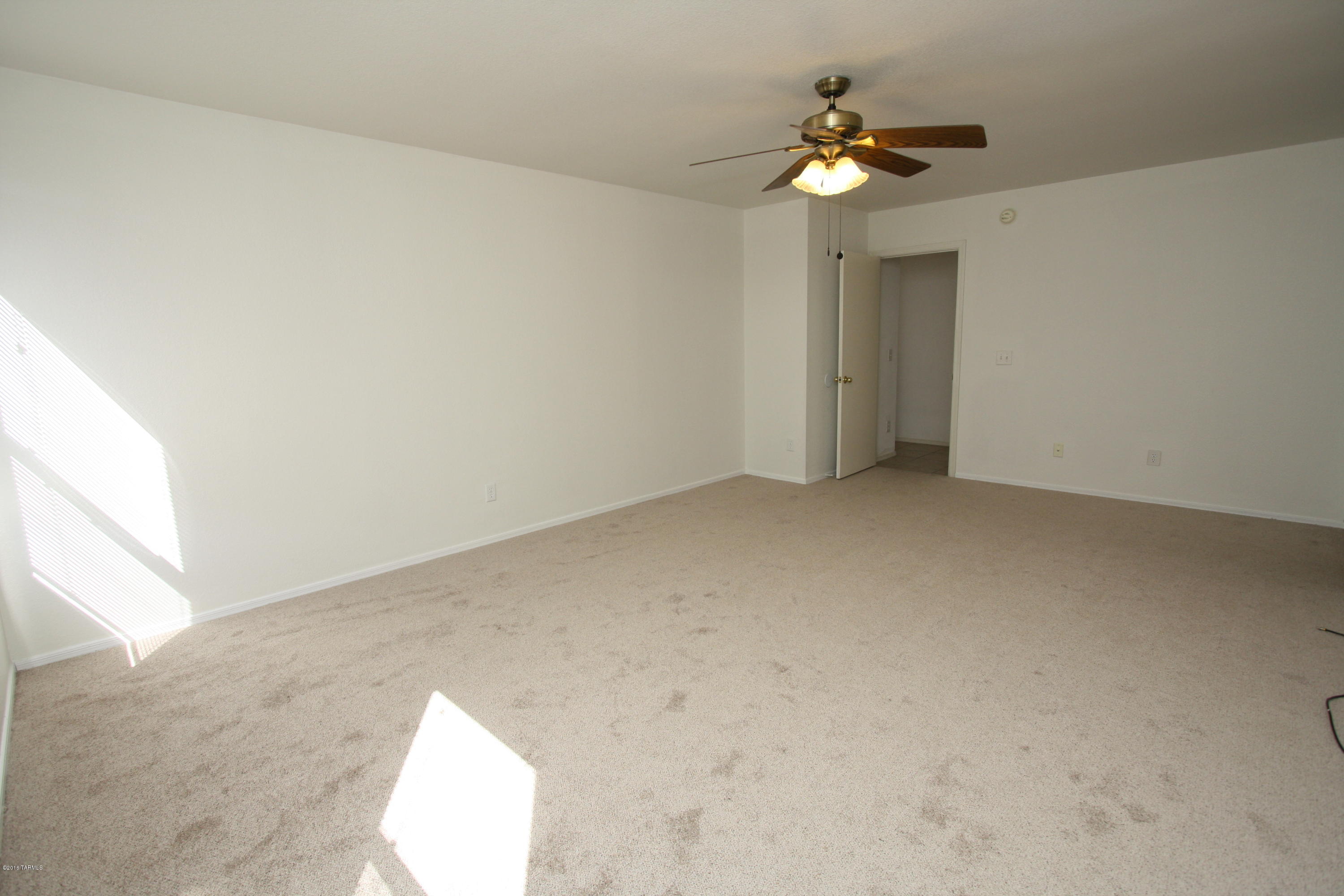 Arizona La Victoria (1-131) - Residential Lease