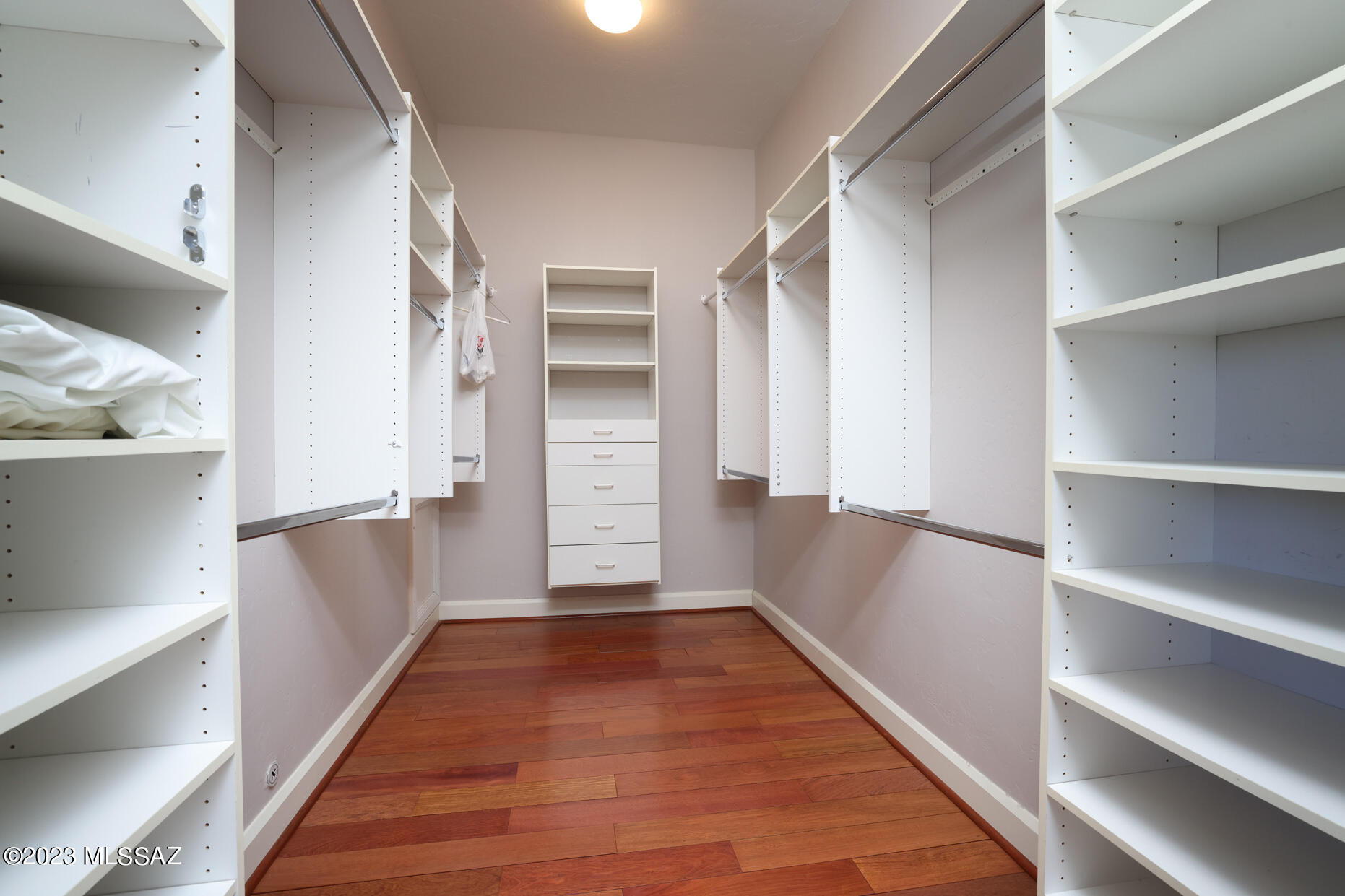 Finisterra (1-210) - Residential