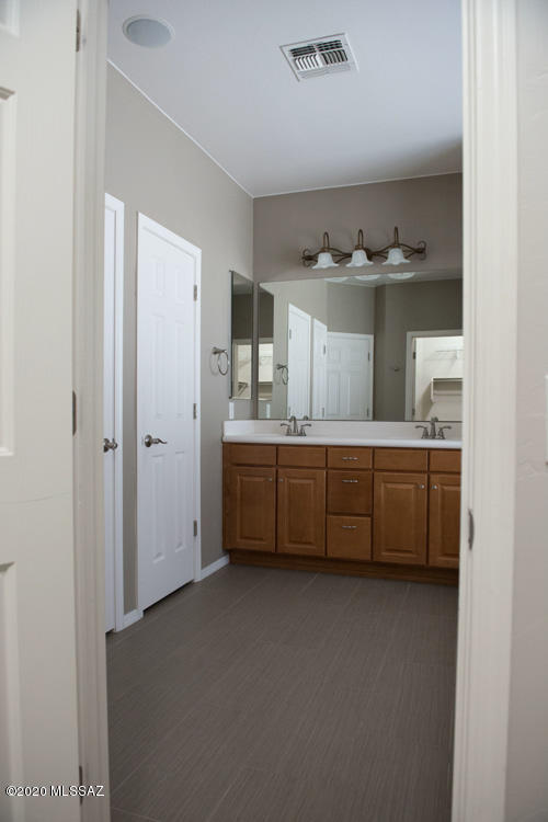 Rancho Del Lago (101-206) - Residential Lease