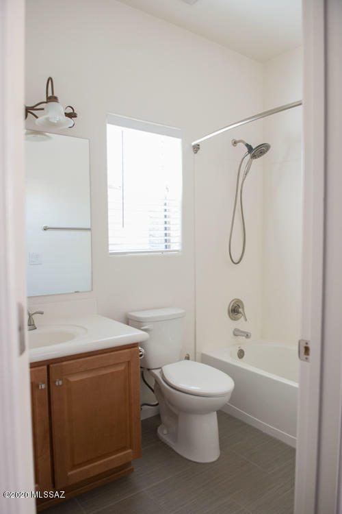 Rancho Del Lago (101-206) - Residential Lease