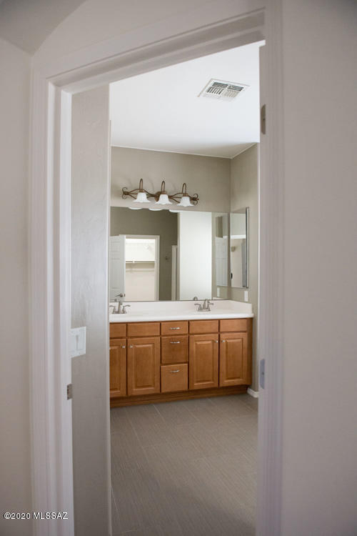 Rancho Del Lago (101-206) - Residential Lease