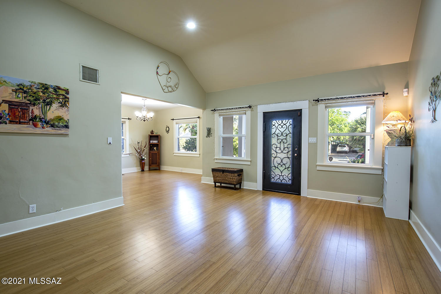 University Manor - Residential