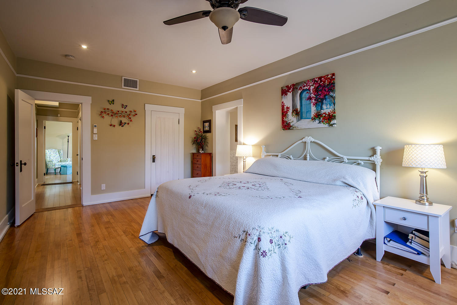 University Manor - Residential