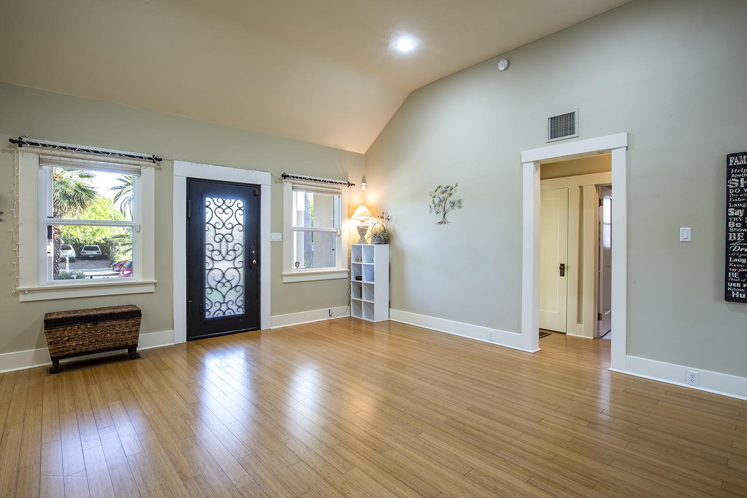 University Manor - Residential