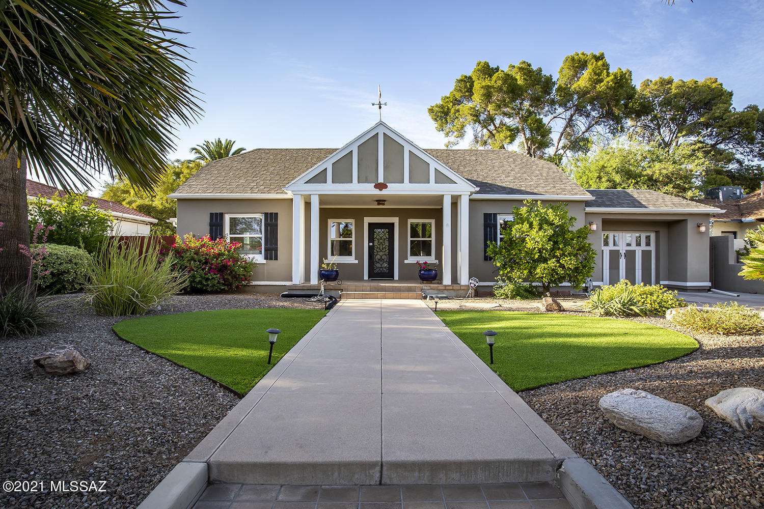 University Manor - Residential