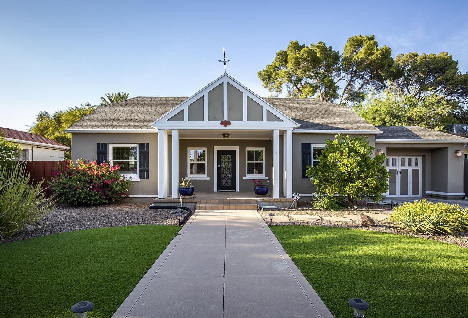 University Manor - Residential