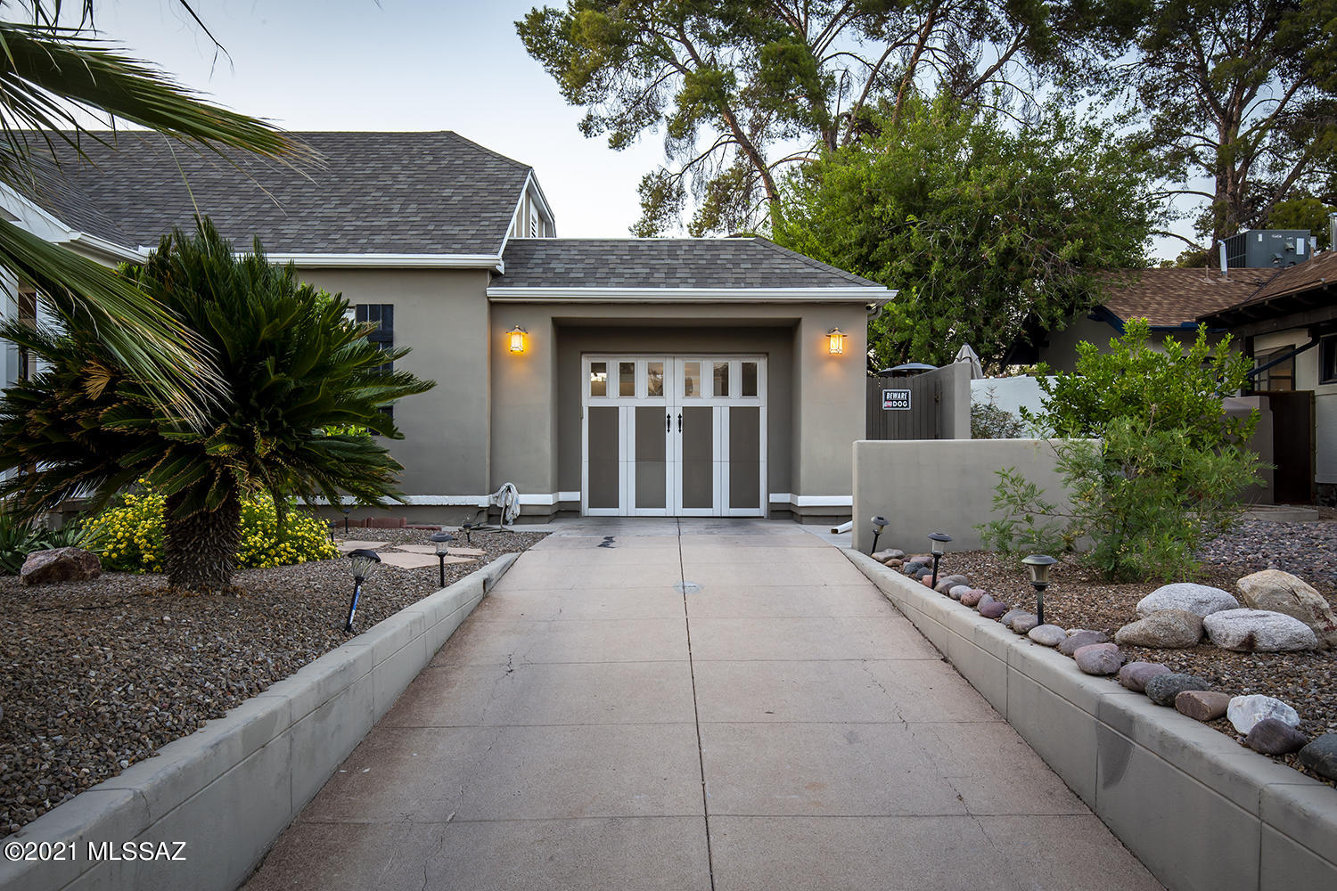 University Manor - Residential