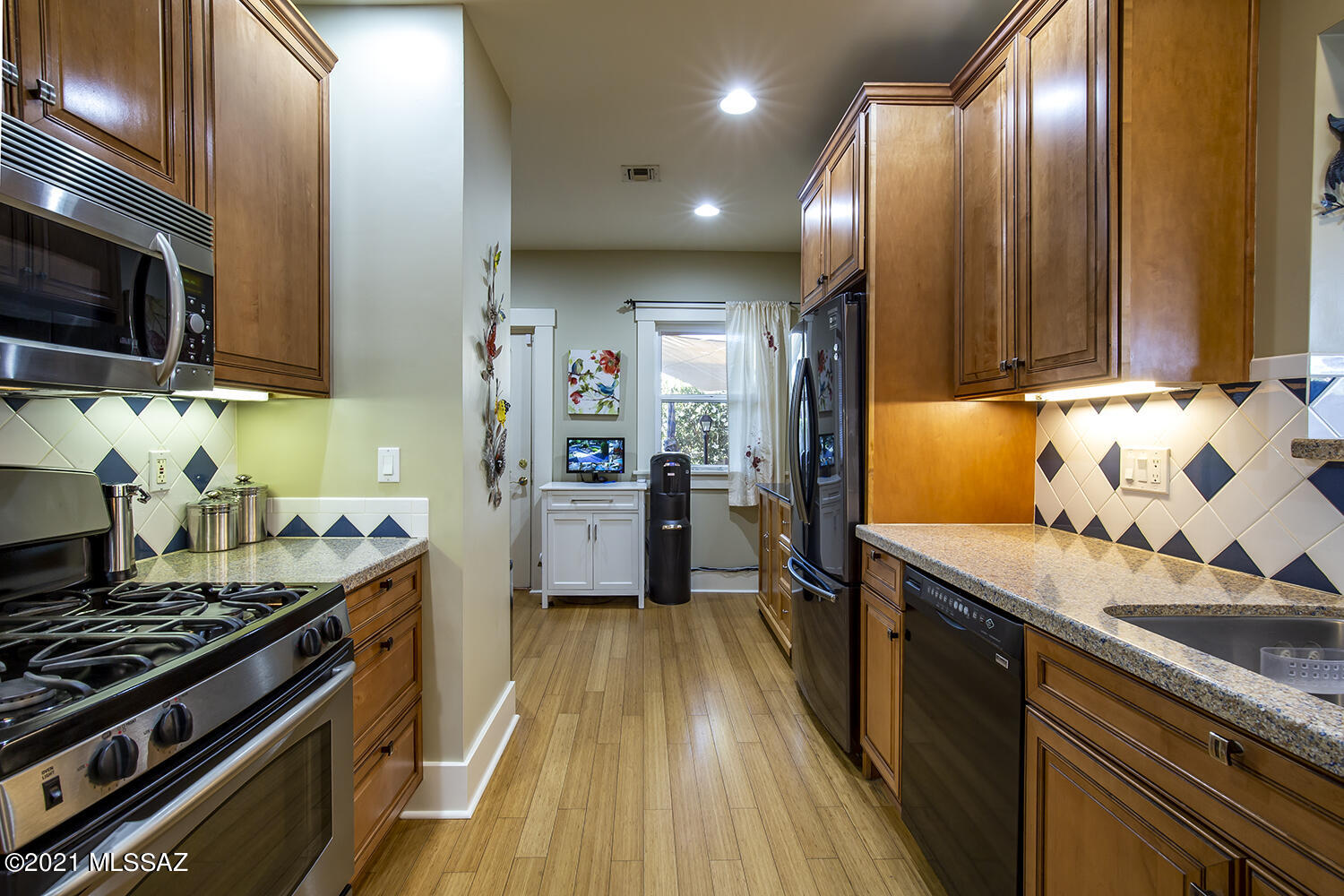 University Manor - Residential