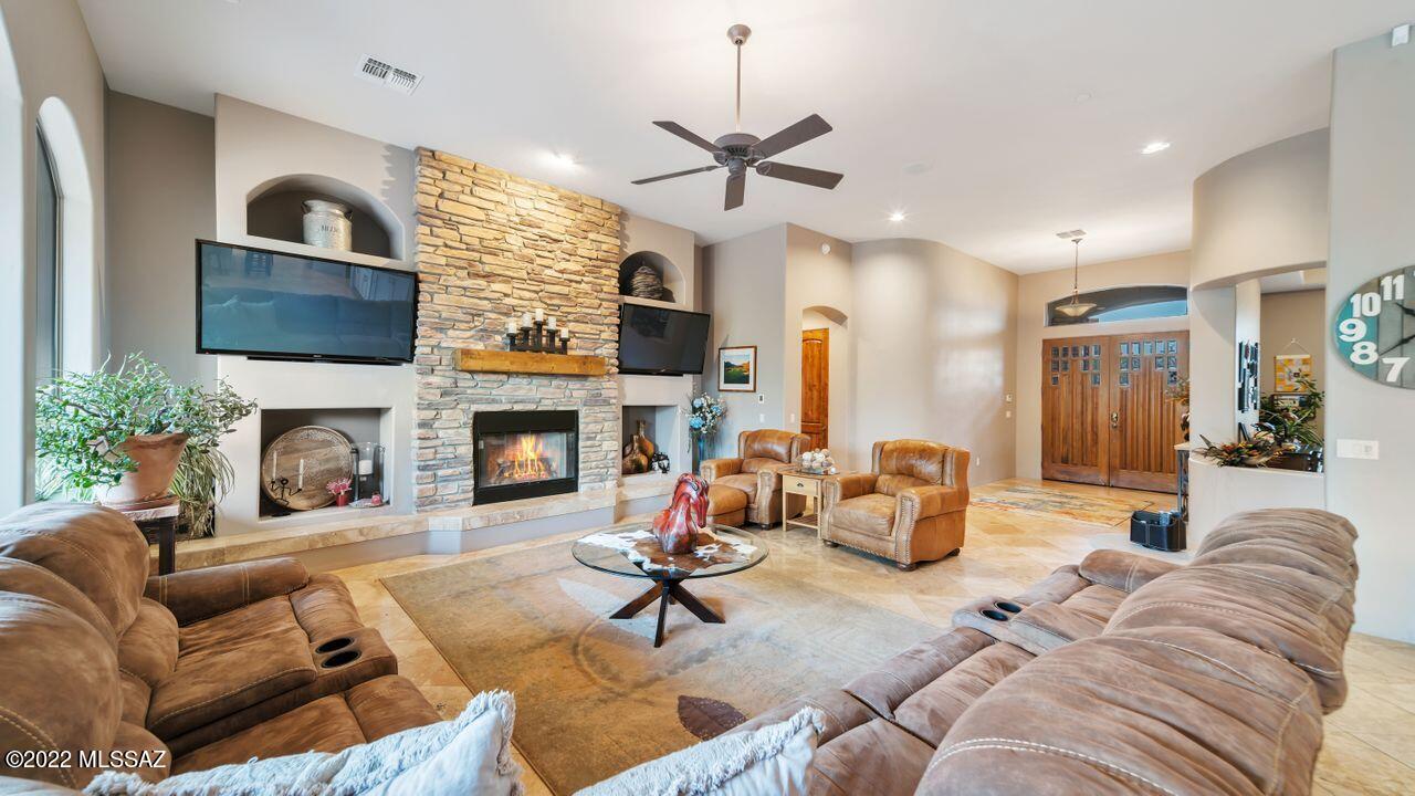 Dos Lagos at Dove Mountain (1-91) - Residential