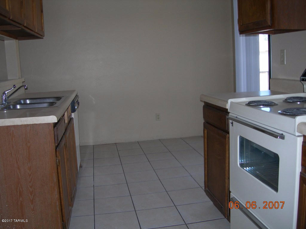 Columbus Park Condominiums (1-60) - Residential Lease