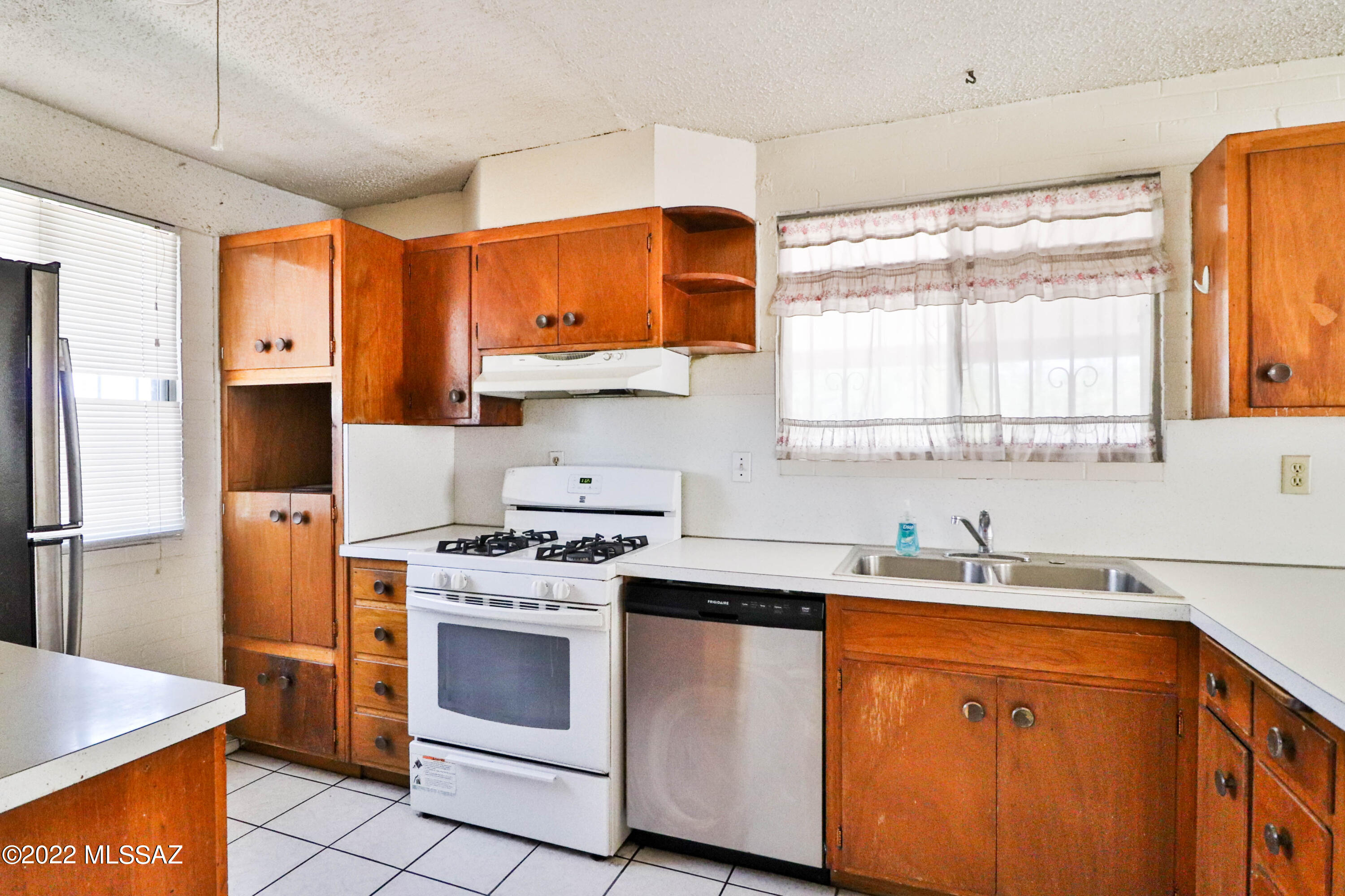 El Cortez Heights - Residential