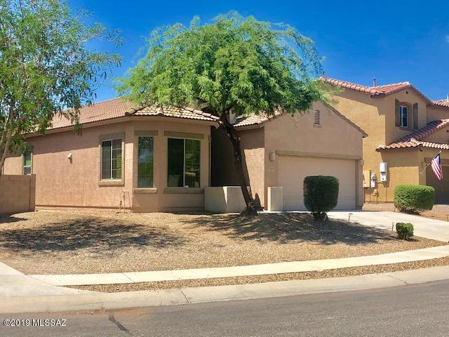 FULLY FURNISHED - Beautiful Rancho Vistoso home in charming Oro Valley. This home is turn key and features 3 bedrooms, 2 baths, sparkling pool, greatroom and beautifully appointed