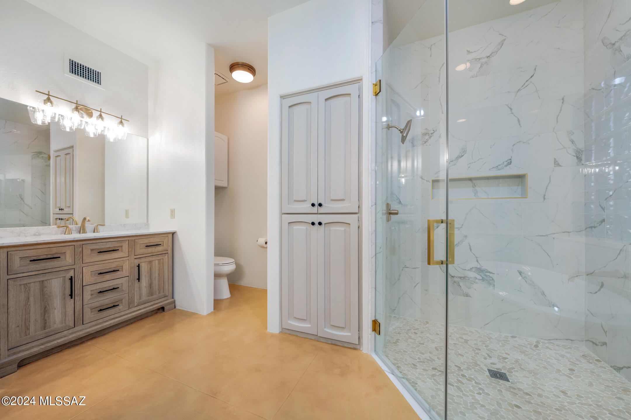 Finisterra II (211-302) - Residential