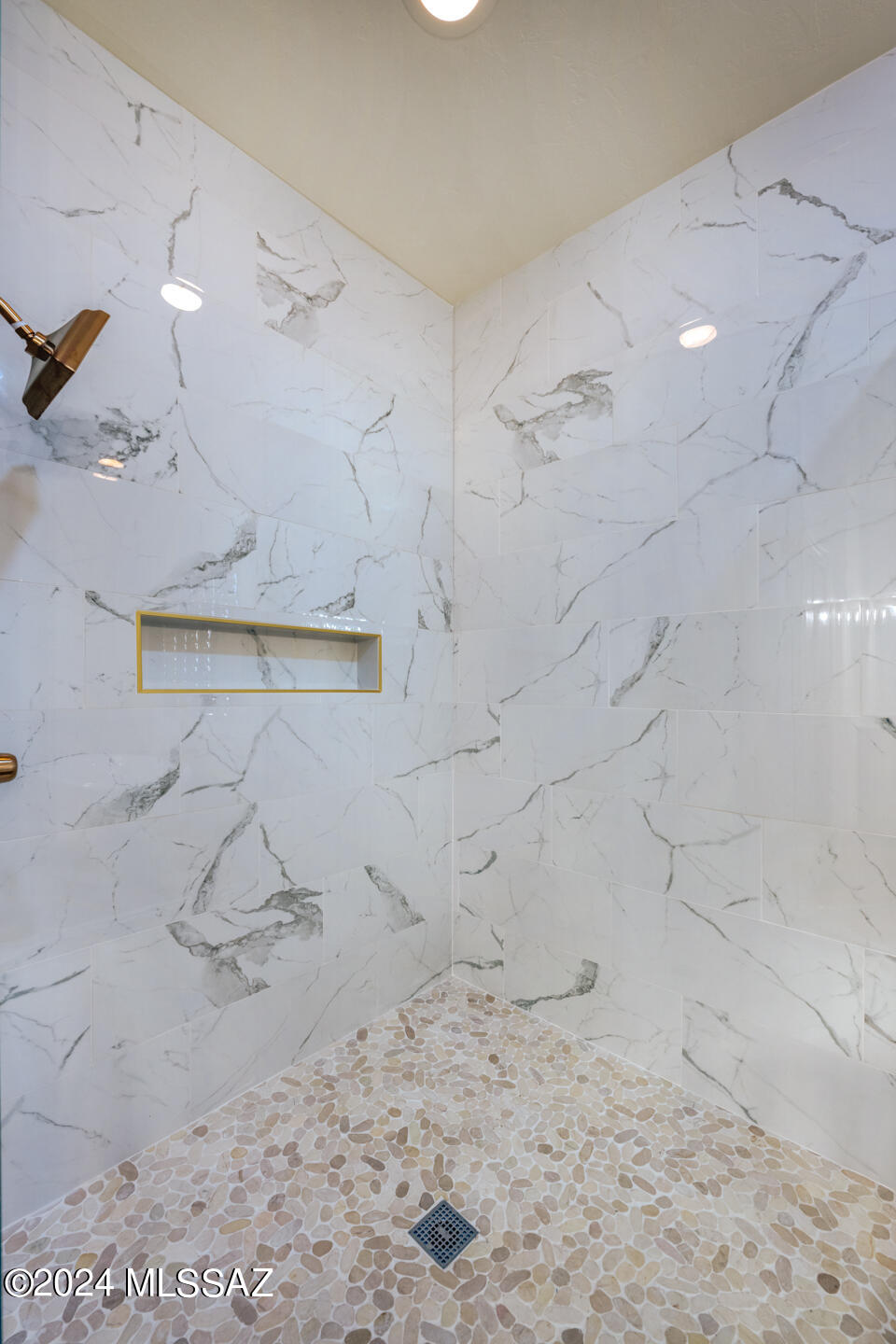 Finisterra II (211-302) - Residential
