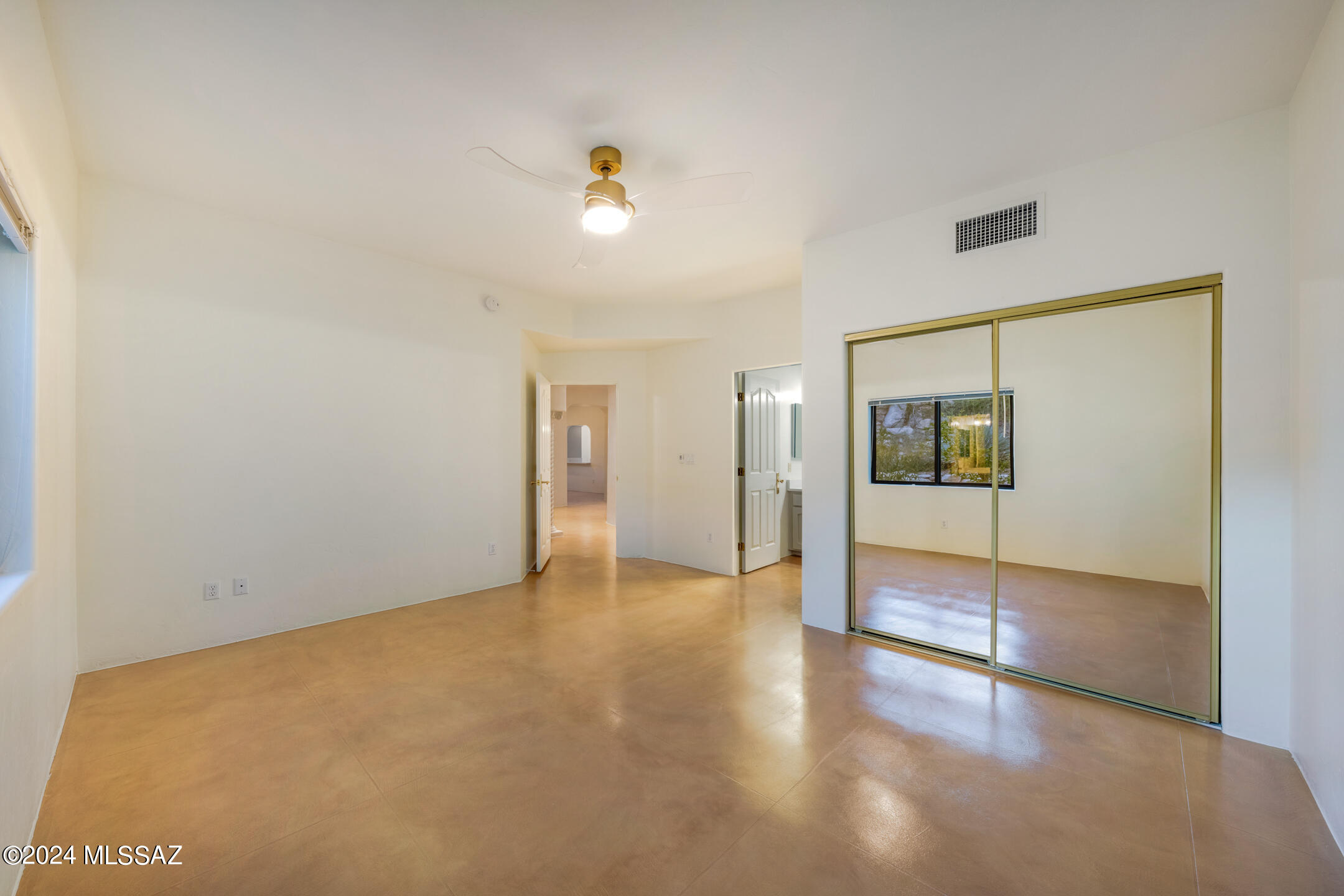 Finisterra II (211-302) - Residential