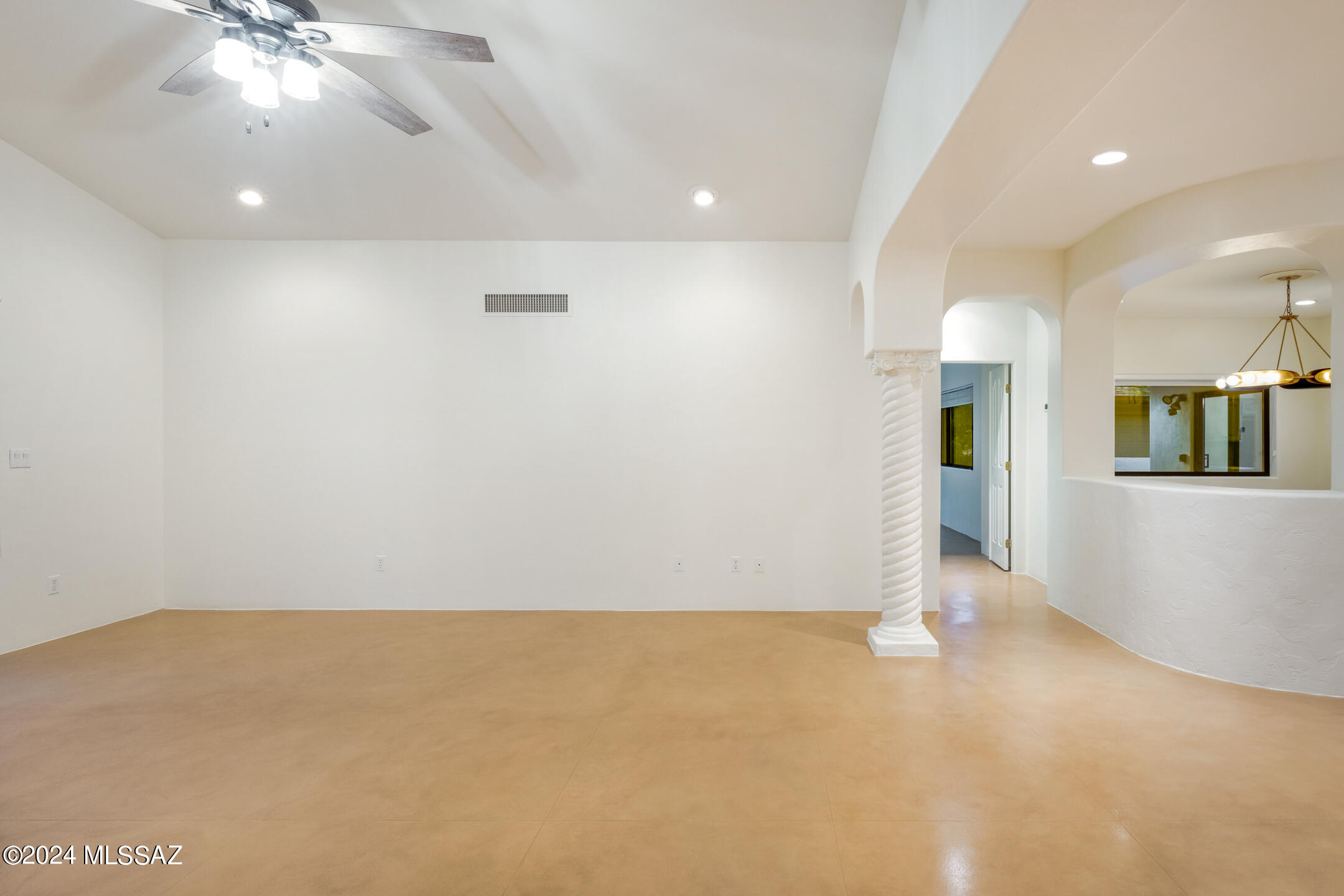 Finisterra II (211-302) - Residential