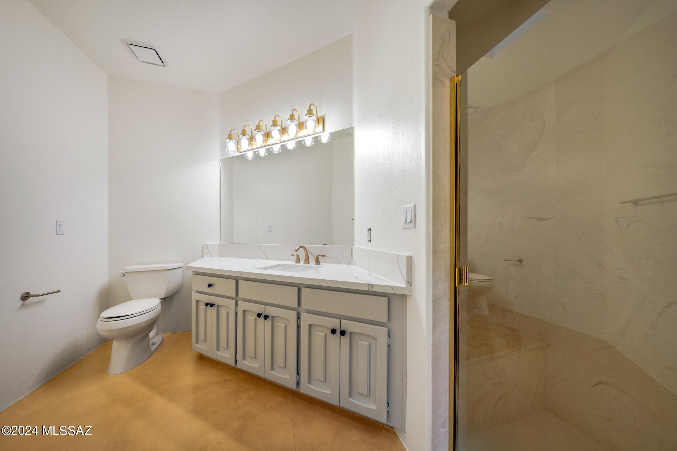 Finisterra II (211-302) - Residential