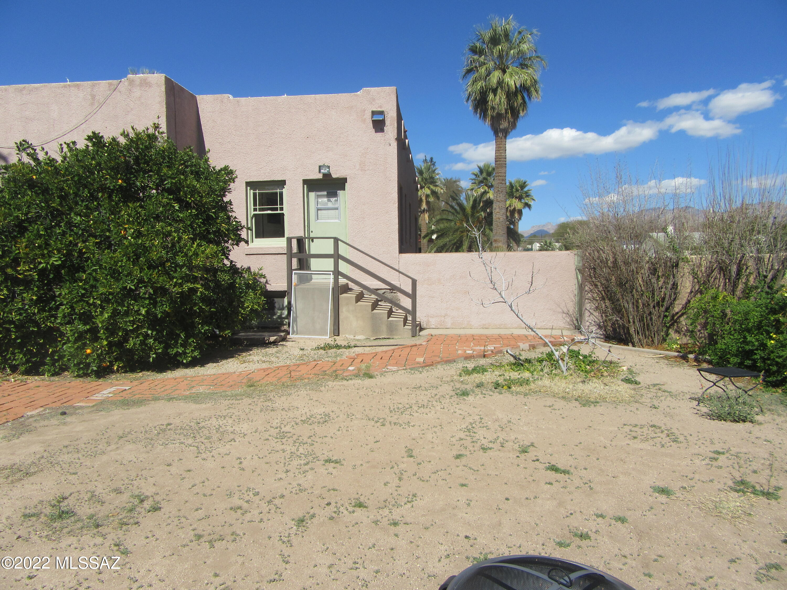 University Manor - Residential