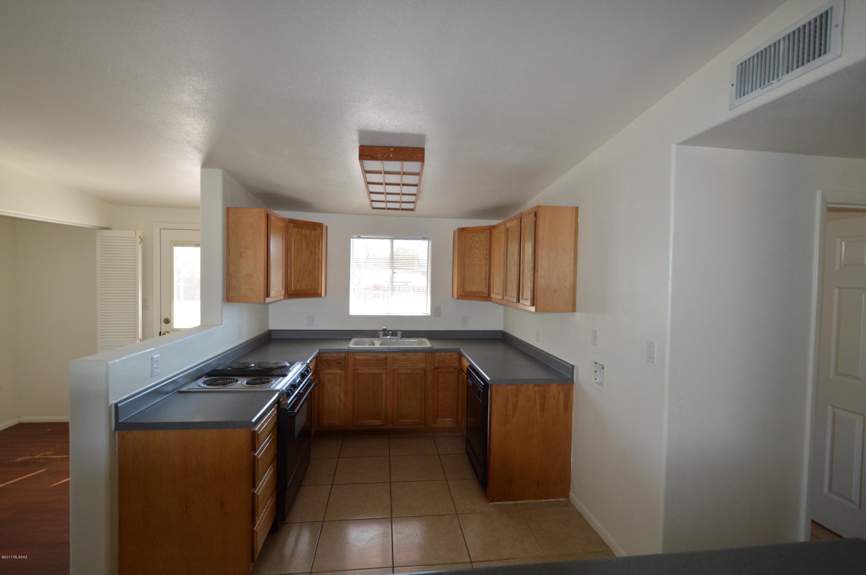 Pueblo Gardens - Residential Lease