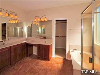 Presidio Del Valle (1-166) - Residential Lease
