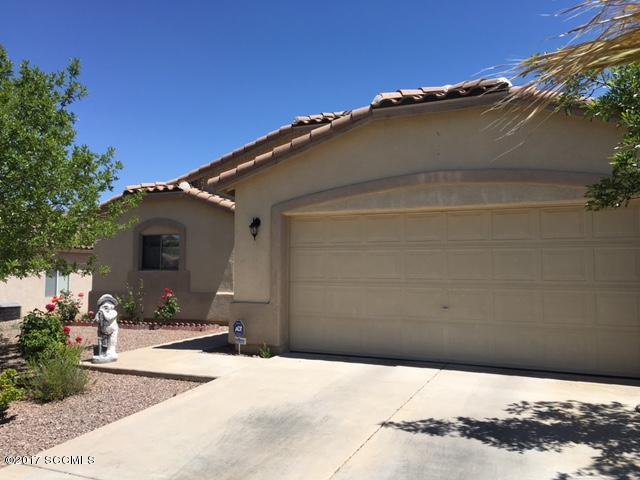 Open floor plan 3 bed, 2 bath home[] very close to an Elementary School and a Middle School has very easy access to Freeway