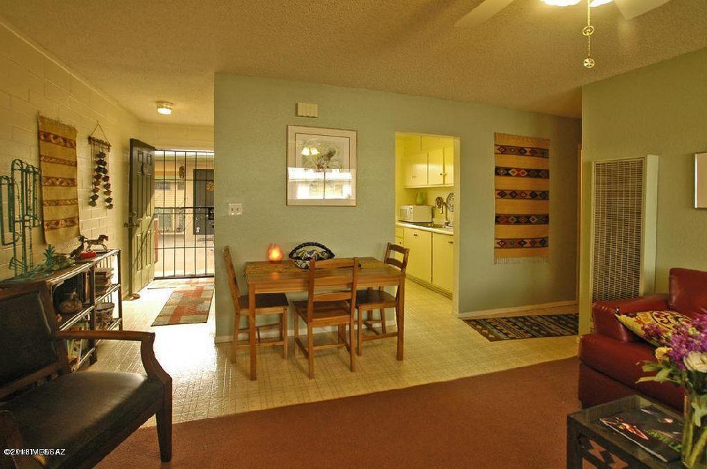 Central Tucson 1 bed/1bath fully furnished! Upstairs unit has no immediate neighbors on three sides- quiet! Coop monthly fee covers taxes, water, trash, sewer, roof, building exterior, pest control, grounds and more!  Close to shopping, restaurants, Reid Park (golfing, walking path, zoo, etc.). Minutes to Downtown and the University of Arizona. Cash only, no rentals.
