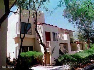 Prime 2nd floor unit in gated La Paloma with Patio overlooking the Catalina Mts. Open and airy in excellent condition - freshly painted, split Bedroom plan with brand new kitchen appliances. HOA includes: gated community, Rural Metro Fire protection, exterior building maintenance, common area landscaping, road mtc, heated pool/spa, clubhouse, garbage pick-up, dog park, water. Unlike the other condo communities in the Foothills, this gem comes with an attached garage.