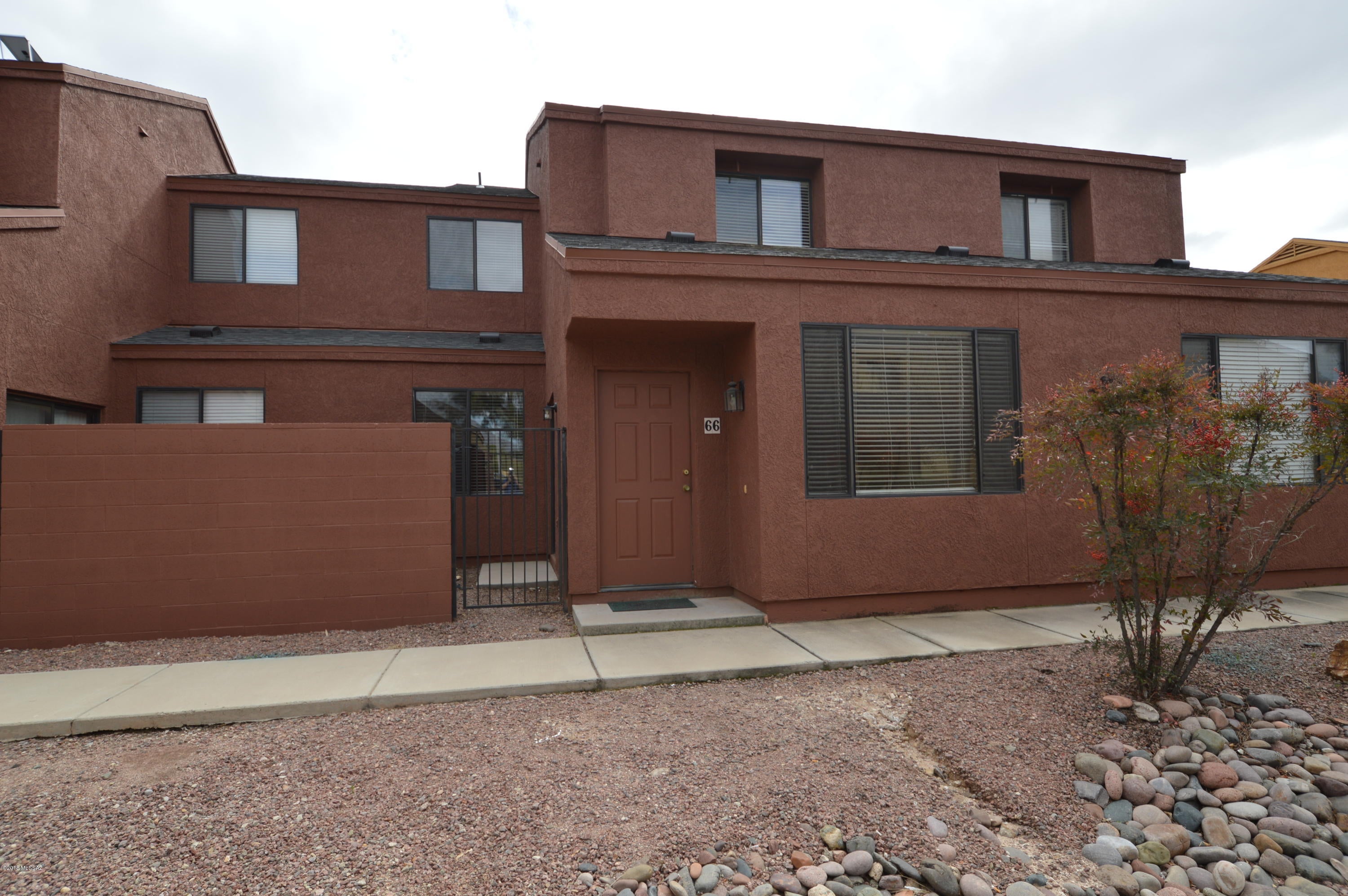PERFECT FOR STUDENTS OR FACULTY! This gorgeous home is on Mountain Avenue bike path to the U of A. Three Huge, private bedrooms for plenty of personal space plus large common areas! Small side yard included! 2 Car garage for keeping your car cool in the summer! Access to community pool and spa! Don't miss this beautiful home and great opportunity for luxury living! CALL TODAY!