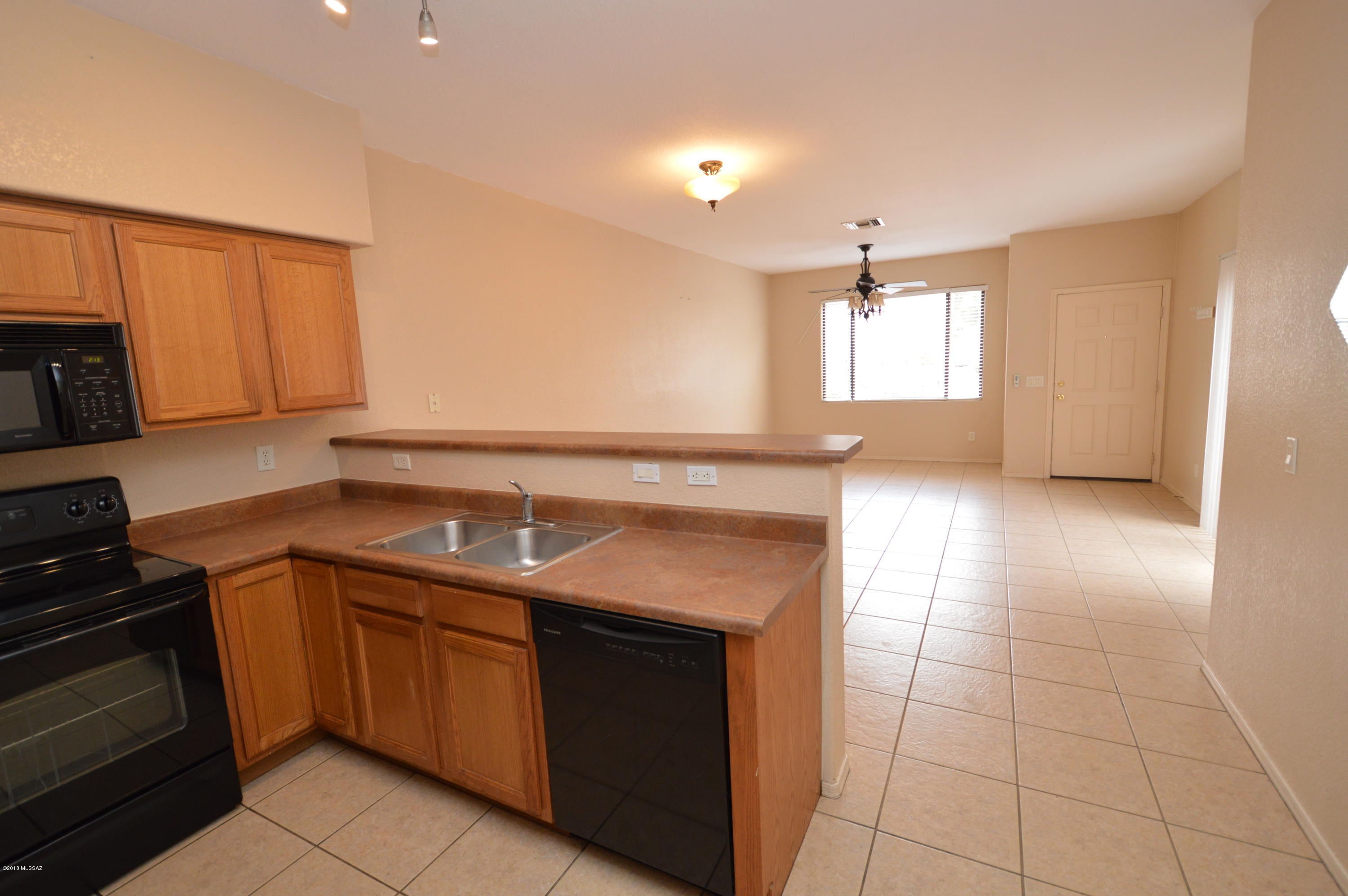 Mountain View Condos. (1-76) - Residential Lease