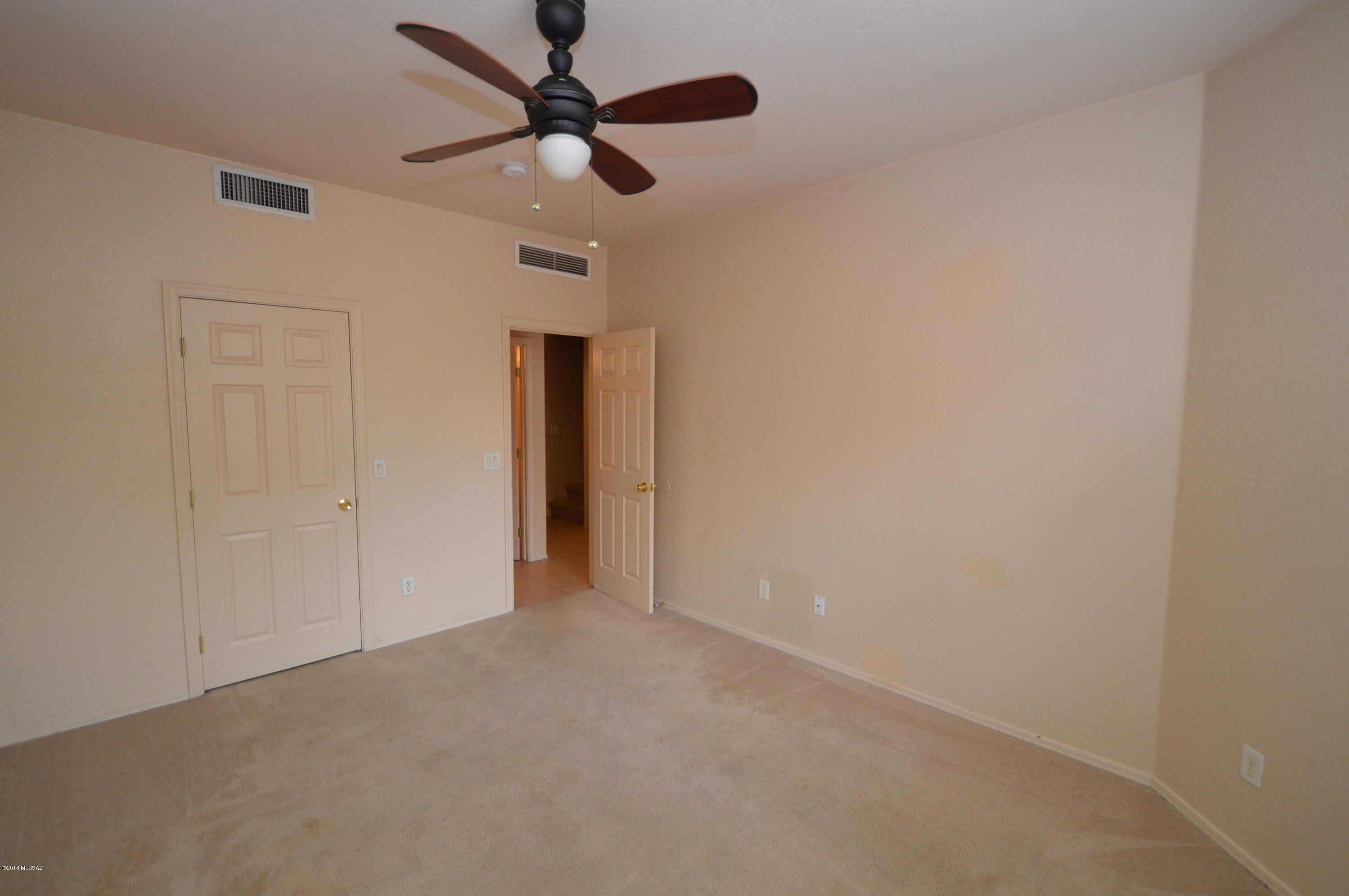 Mountain View Condos. (1-76) - Residential Lease