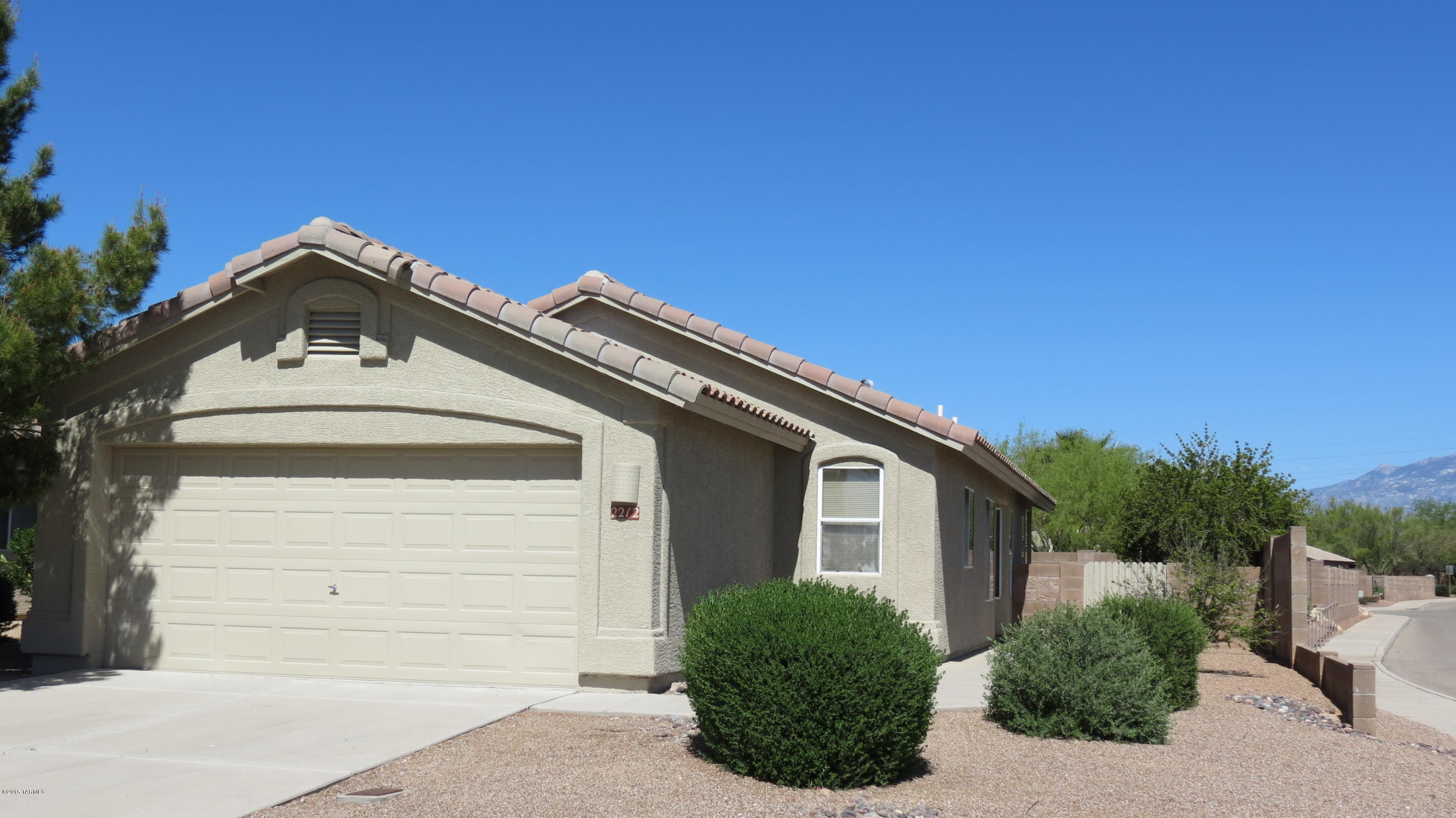 Bluffs (The) 2 - Residential Lease