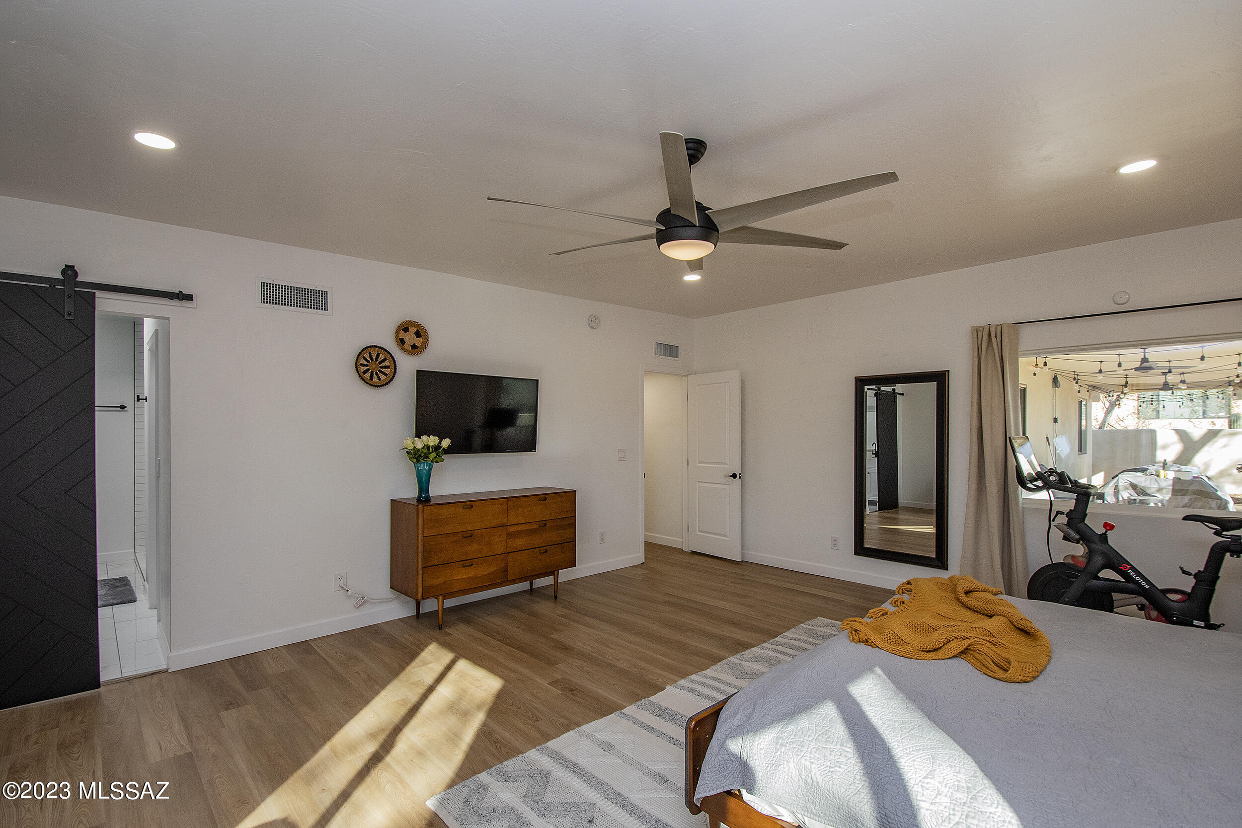 Las Alturas (1-167) - Residential