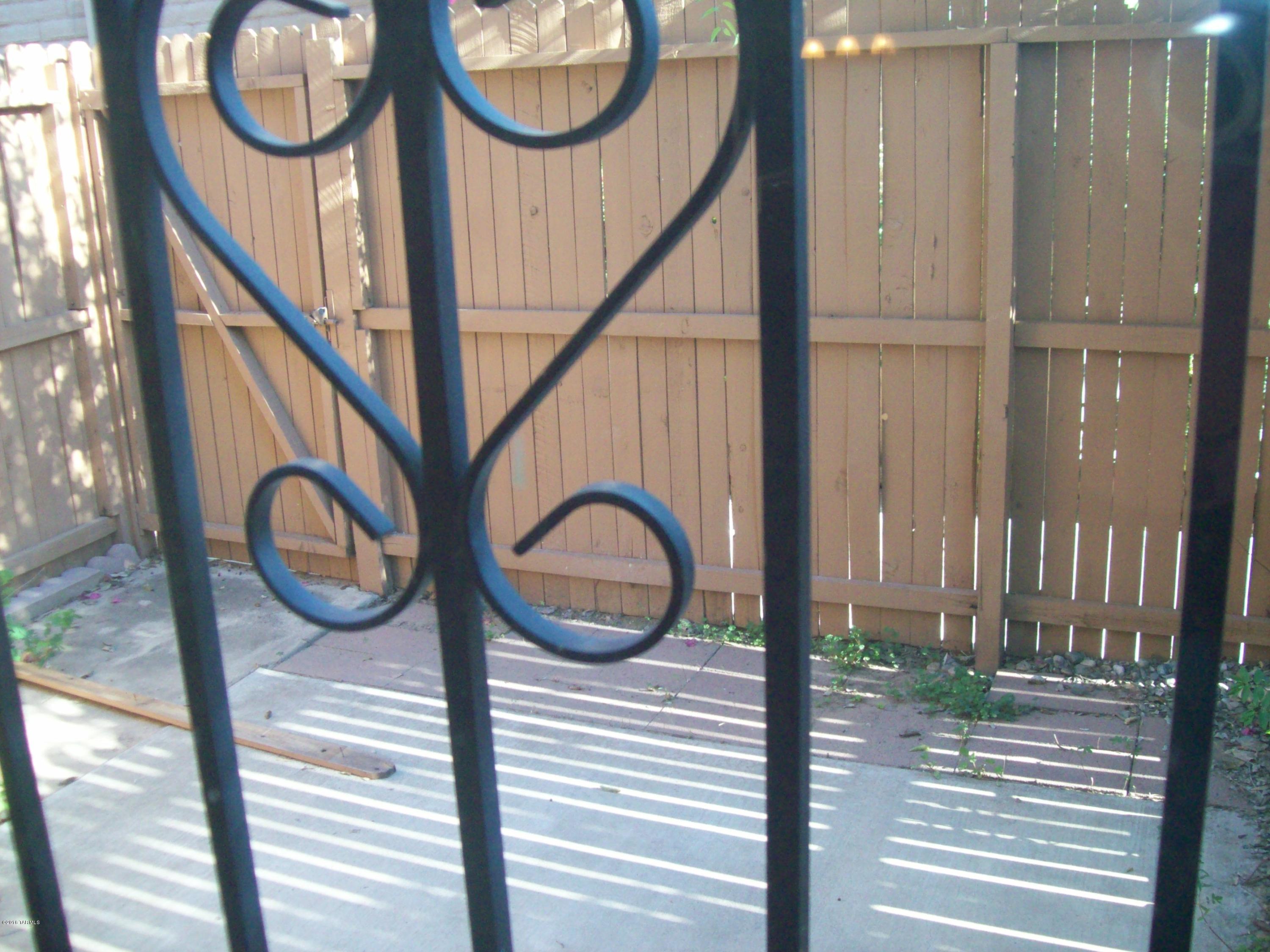 Tucson North Townhome Apts. - Residential Lease