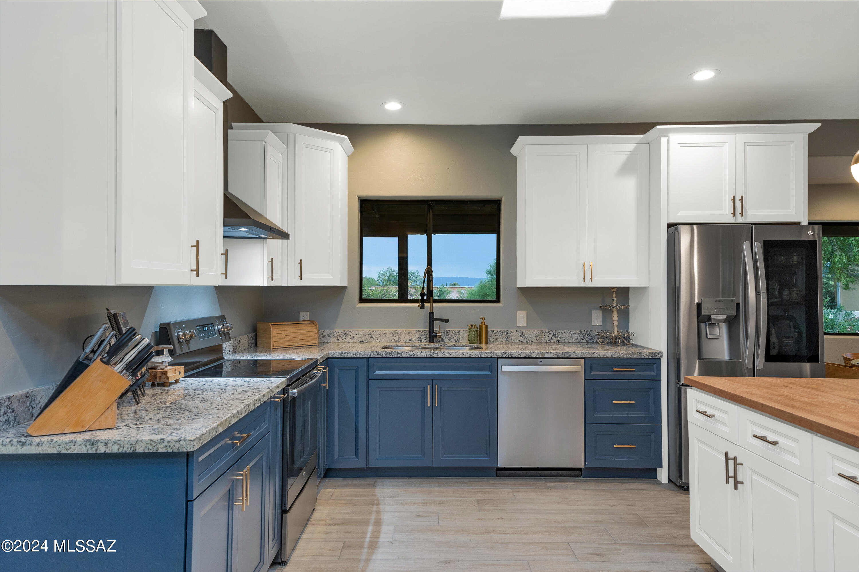 Casas Adobes Vistas (1-21) - Residential