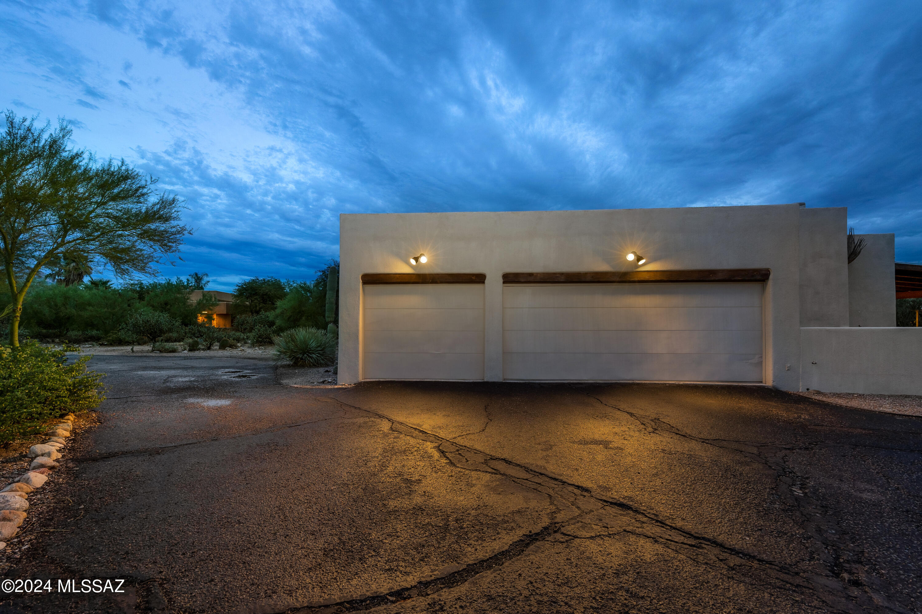 Casas Adobes Vistas (1-21) - Residential