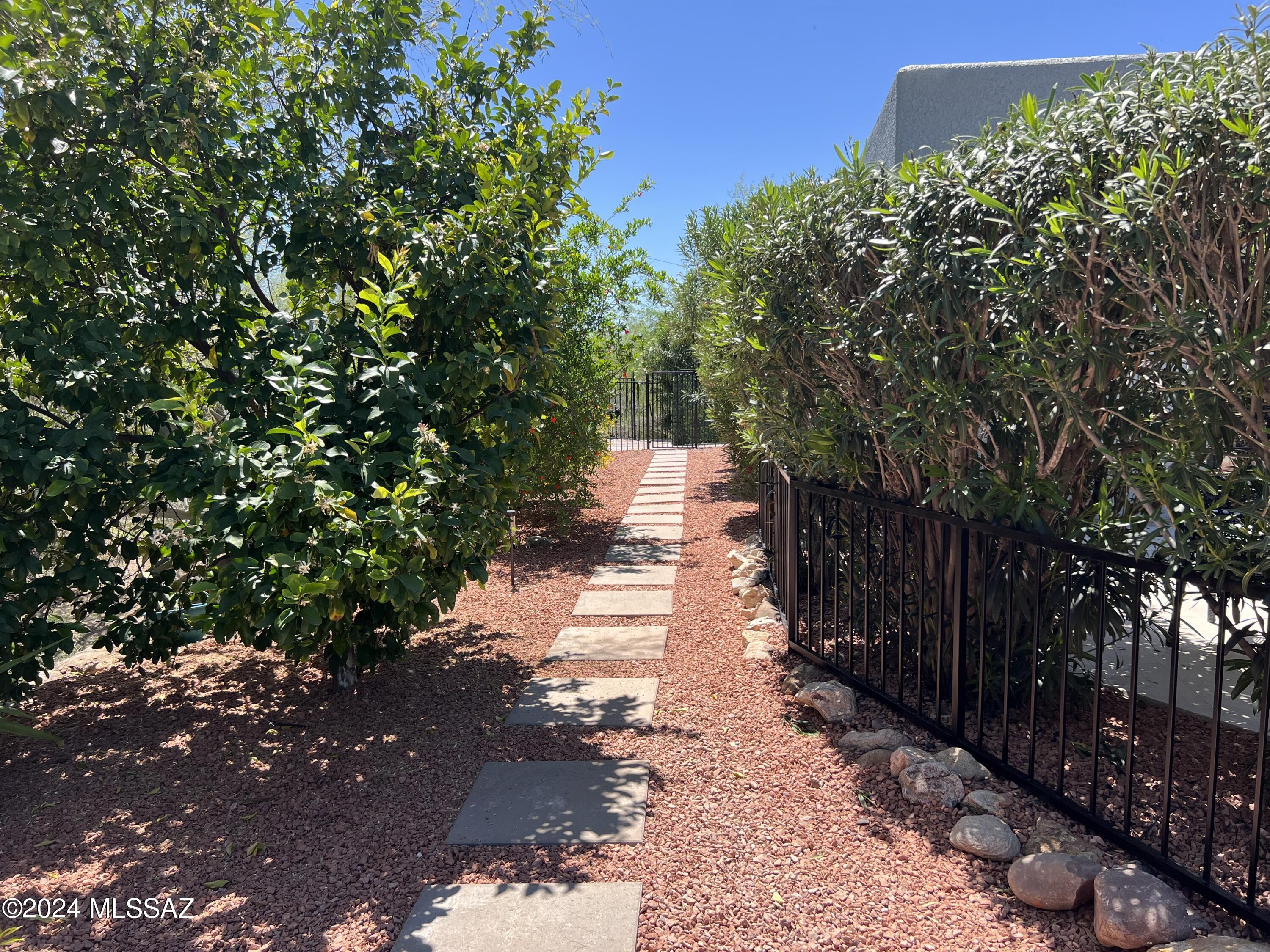 Casas Catalinas - Residential