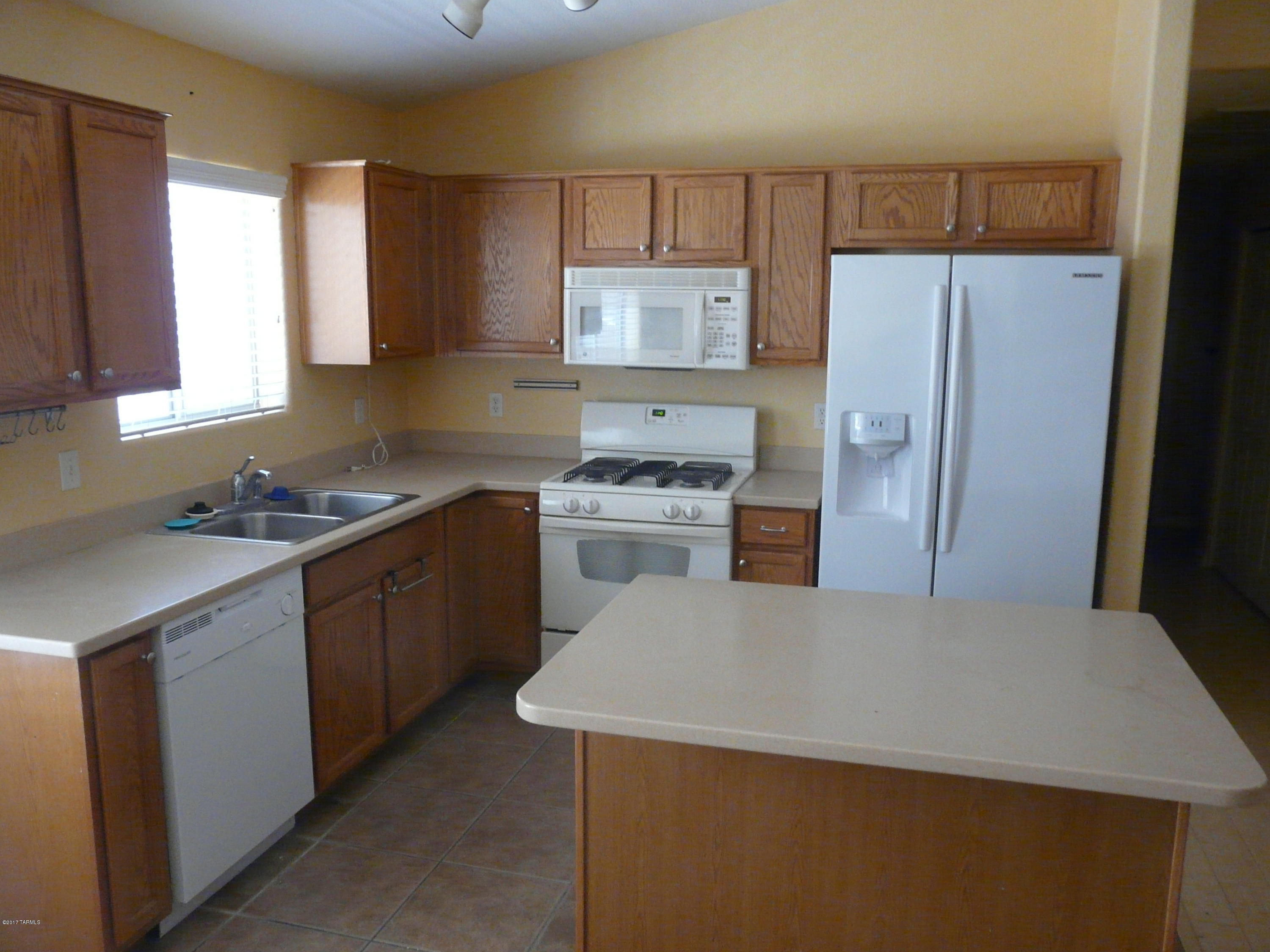 Rancho Del Lago (608-1030) - Residential Lease