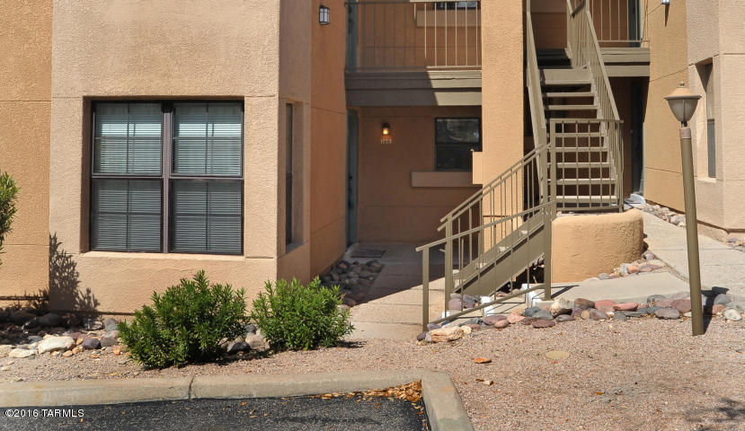 Ground floor 2-bed 2-bath condo in skyline Villas. Excellent unobstructed Catalina Mountain views from covered patio. Convenient location to U of Arizona, TMC, UMC, Oro Valley. Turnkey, ready to occupy.  American Home Shield home warranty covers appliances and major systems (AC, Heating).  Unit near community pool and tennis courts. Covered parking spot.

Newly constructed sidewalks on Campbell conveniently link Skyline Villas to La Encantada mall and to Manzanita Elementary.

Furnishings available on separate bill of sale. 

Good as primary residence or investment property. 

Seller is owner/agent, Licensed Realtor(R) in state of AZ