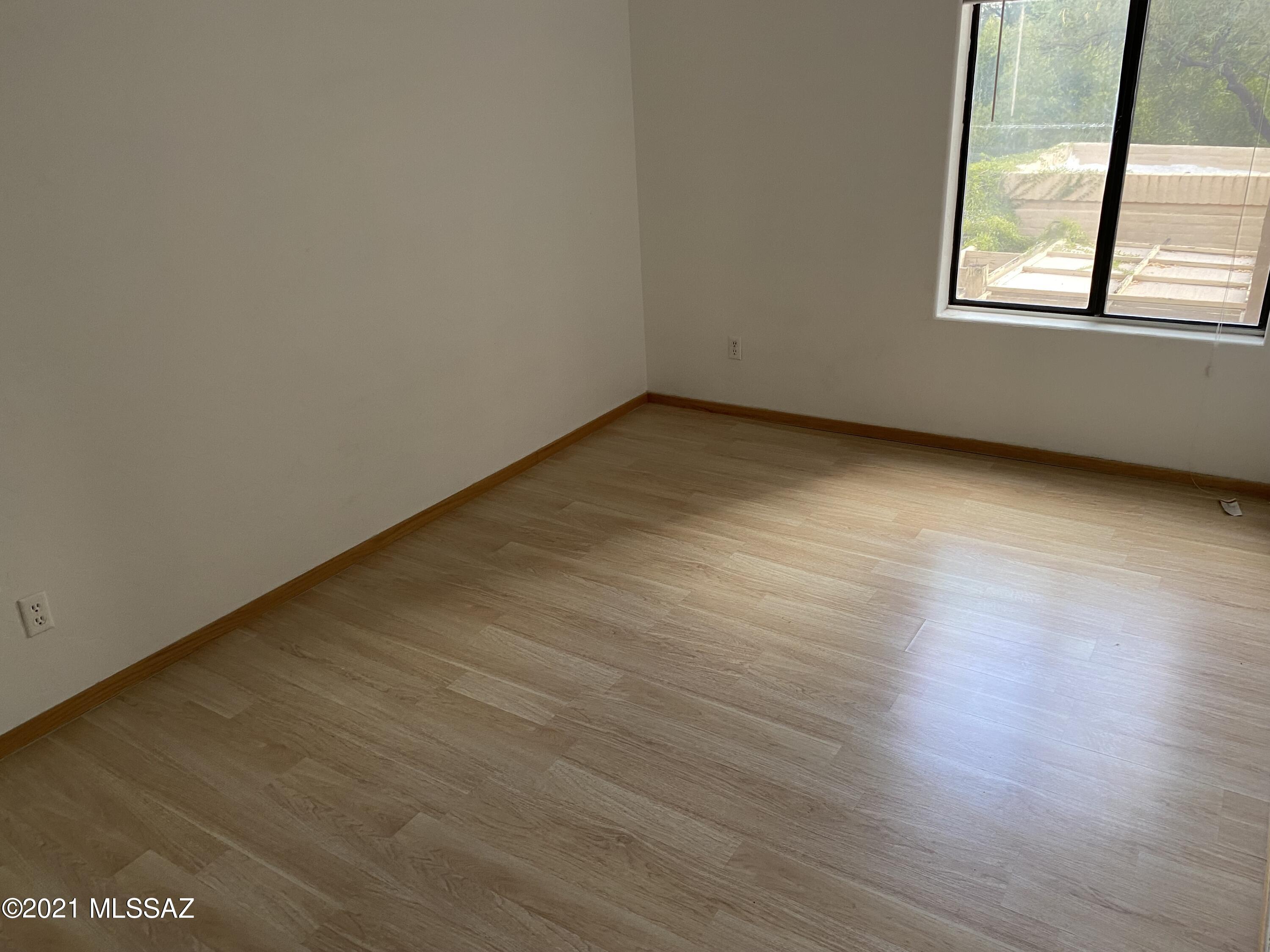 Tucson Racquet Club Twnhms. (1-56) - Residential Lease