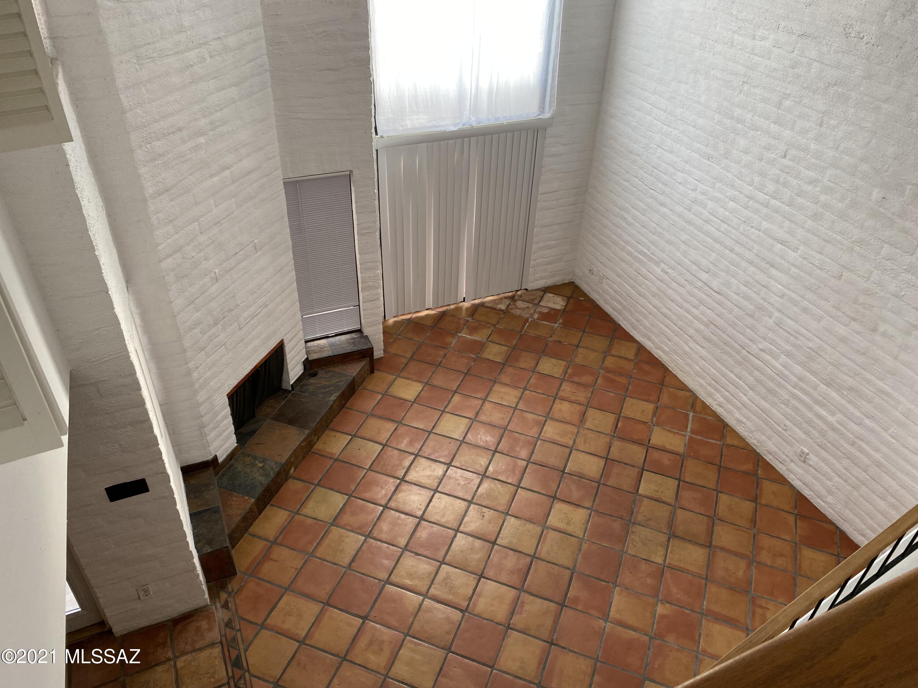 Tucson Racquet Club Twnhms. (1-56) - Residential Lease