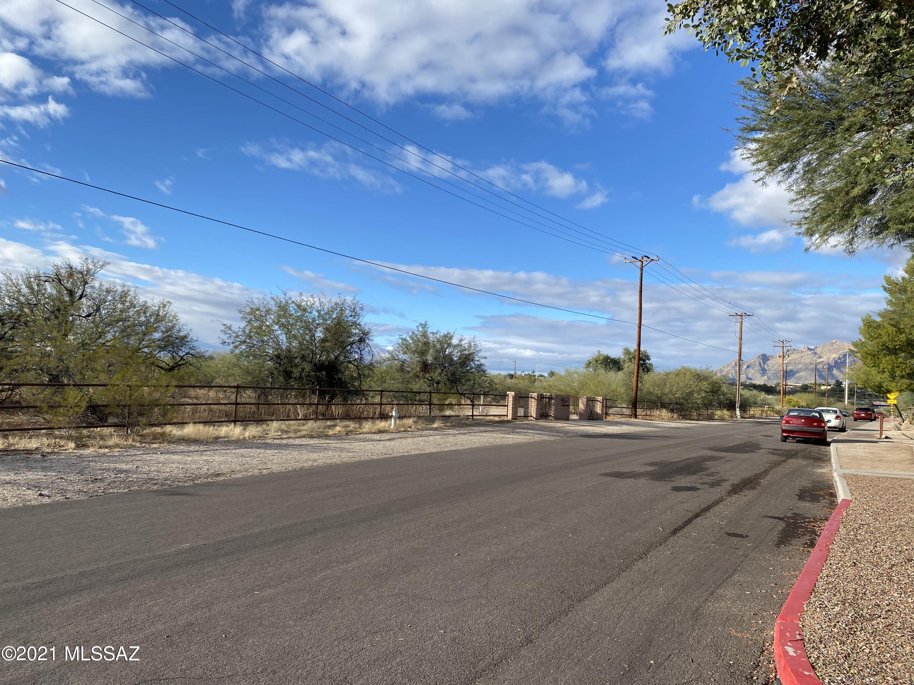 Tucson Racquet Club Twnhms. (1-56) - Residential Lease