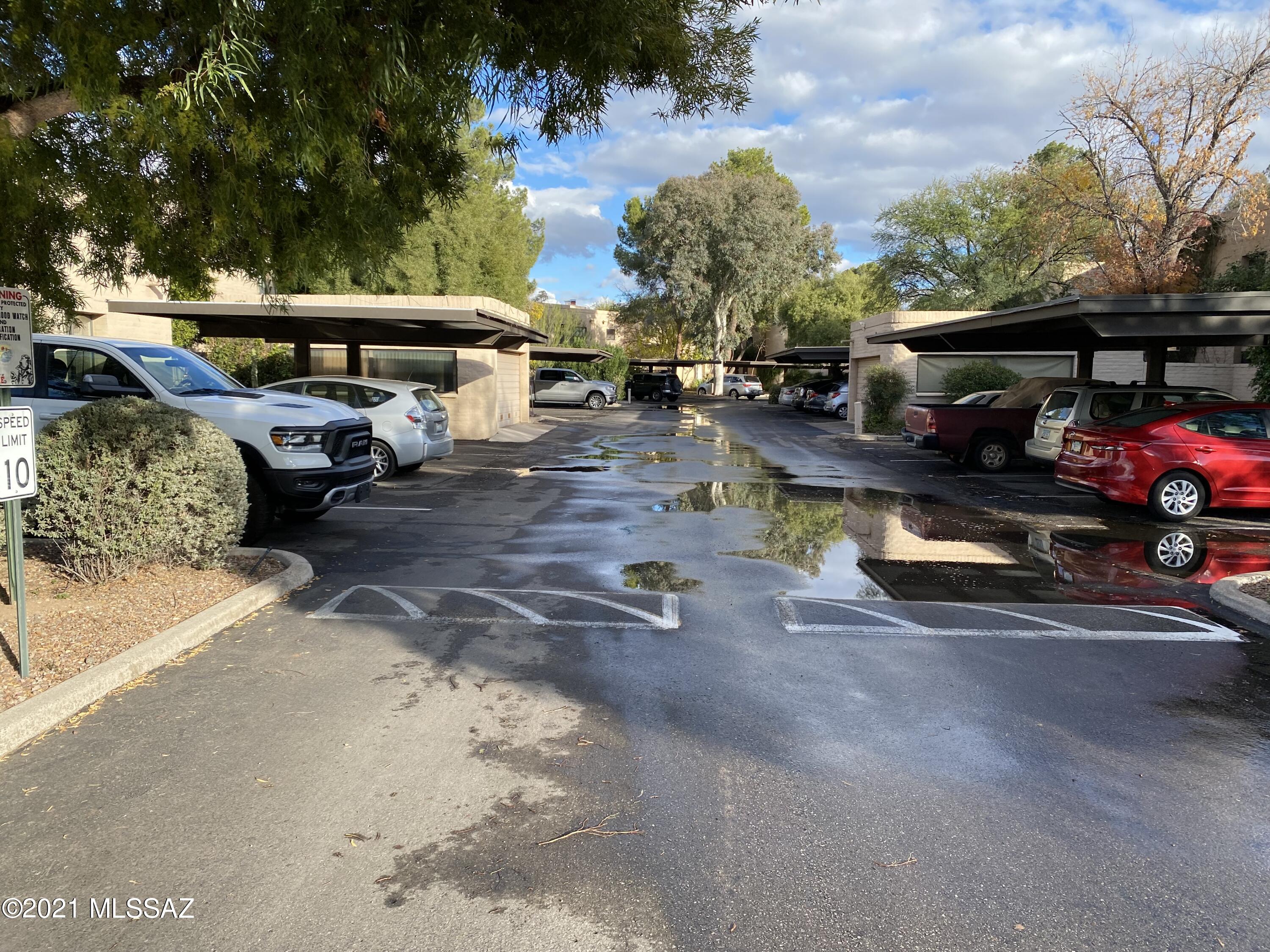 Tucson Racquet Club Twnhms. (1-56) - Residential Lease