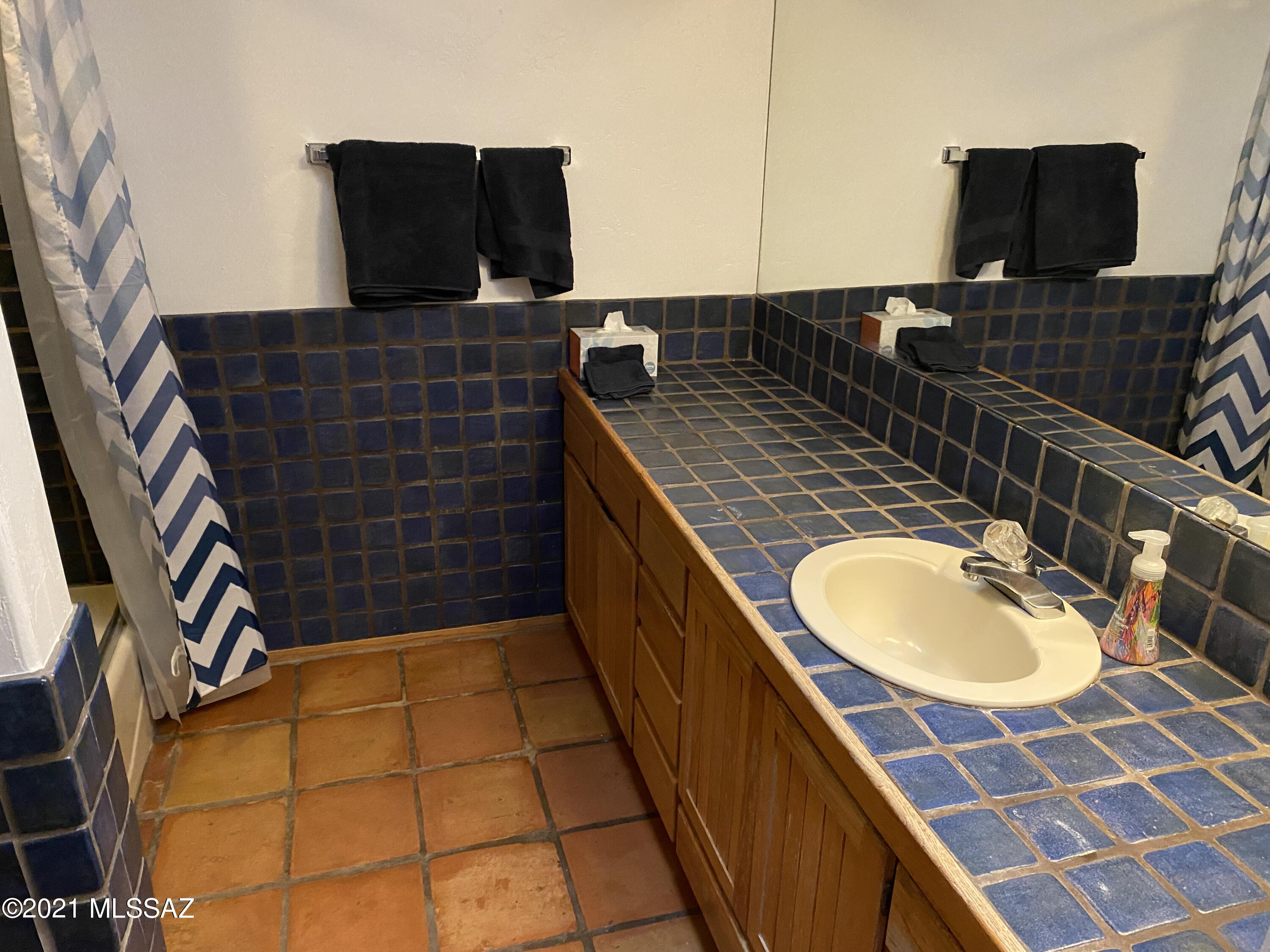Tucson Racquet Club Twnhms. (1-56) - Residential Lease