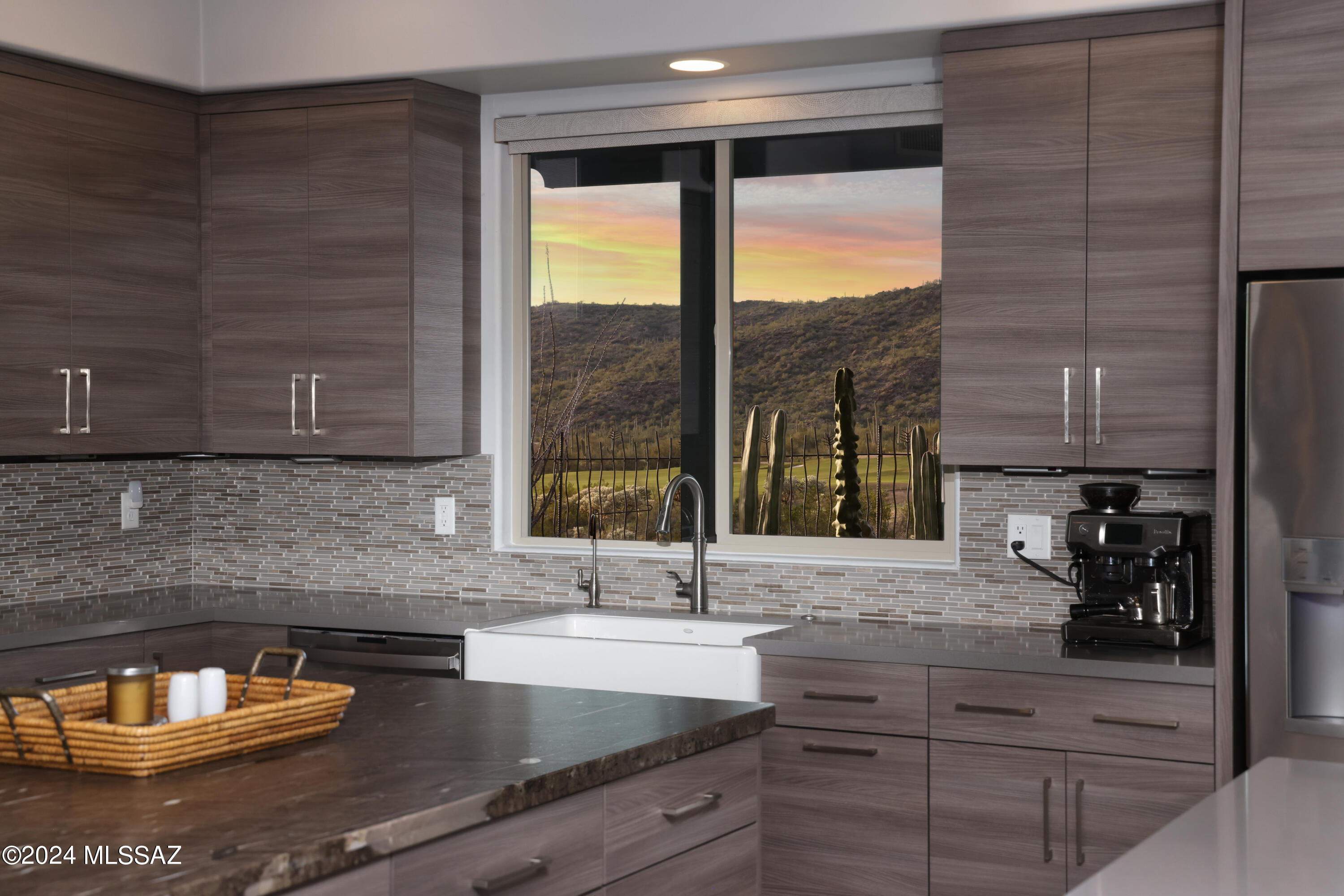 Boulder Bridge Pass At Dove Mountain SQ20132910078 - Residential